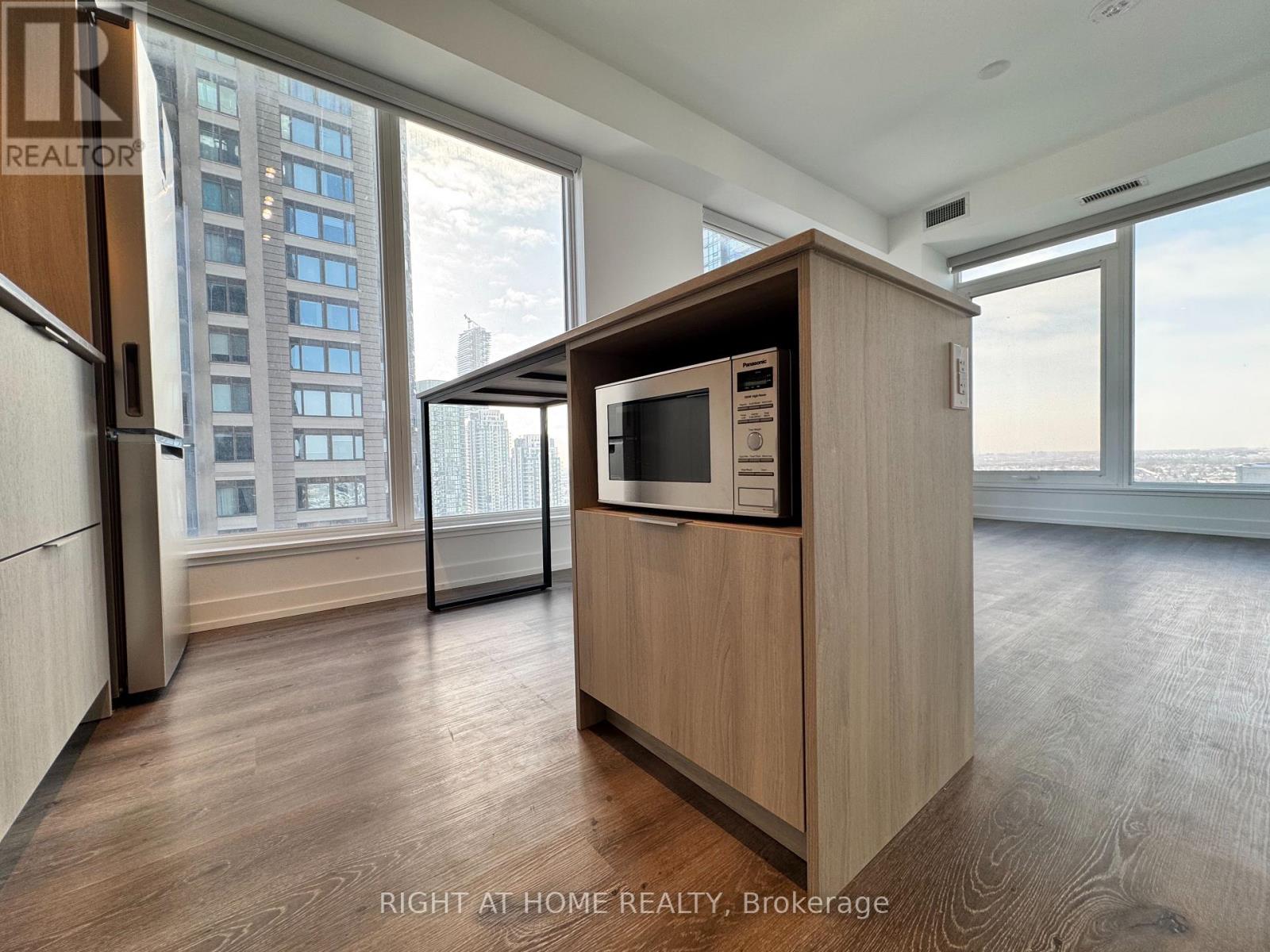1408 - 395 Square One Drive, Mississauga, Ontario  L5B 0P6 - Photo 39 - W13172558