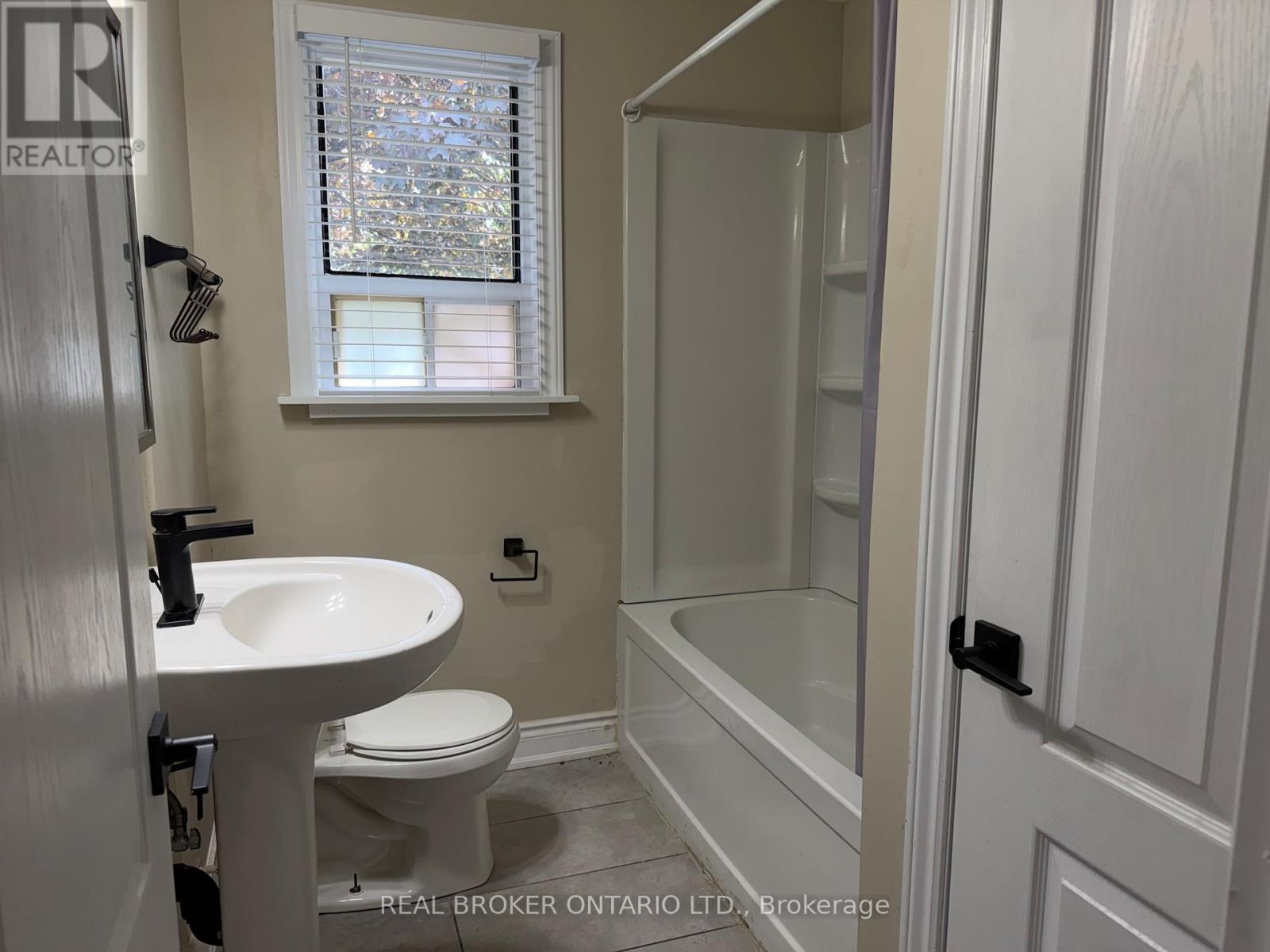 Main - 4 Keats Avenue, Halton Hills, Ontario  L7G 1T4 - Photo 13 - W13172566