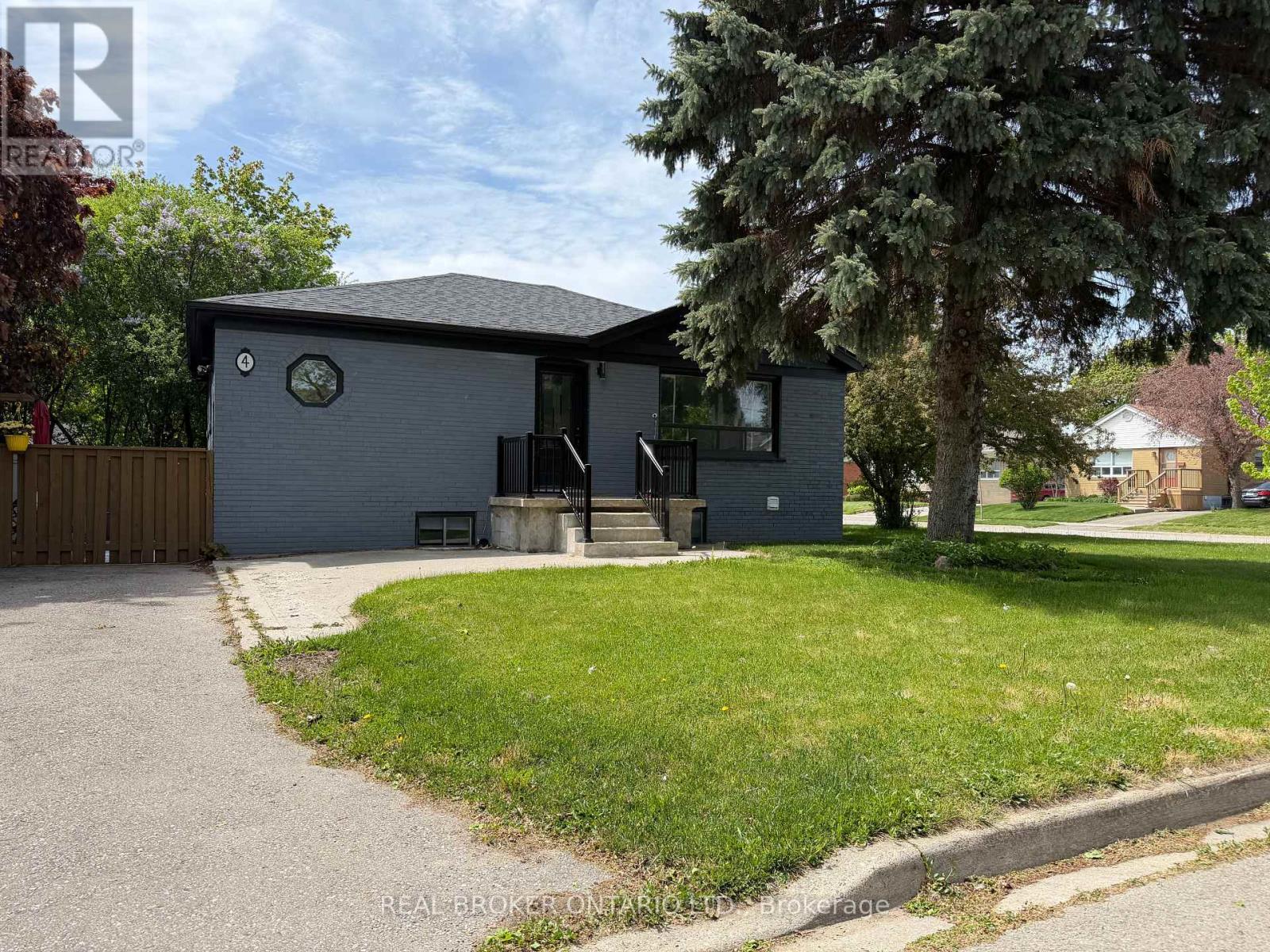 Main - 4 Keats Avenue, Halton Hills, Ontario  L7G 1T4 - Photo 2 - W13172566