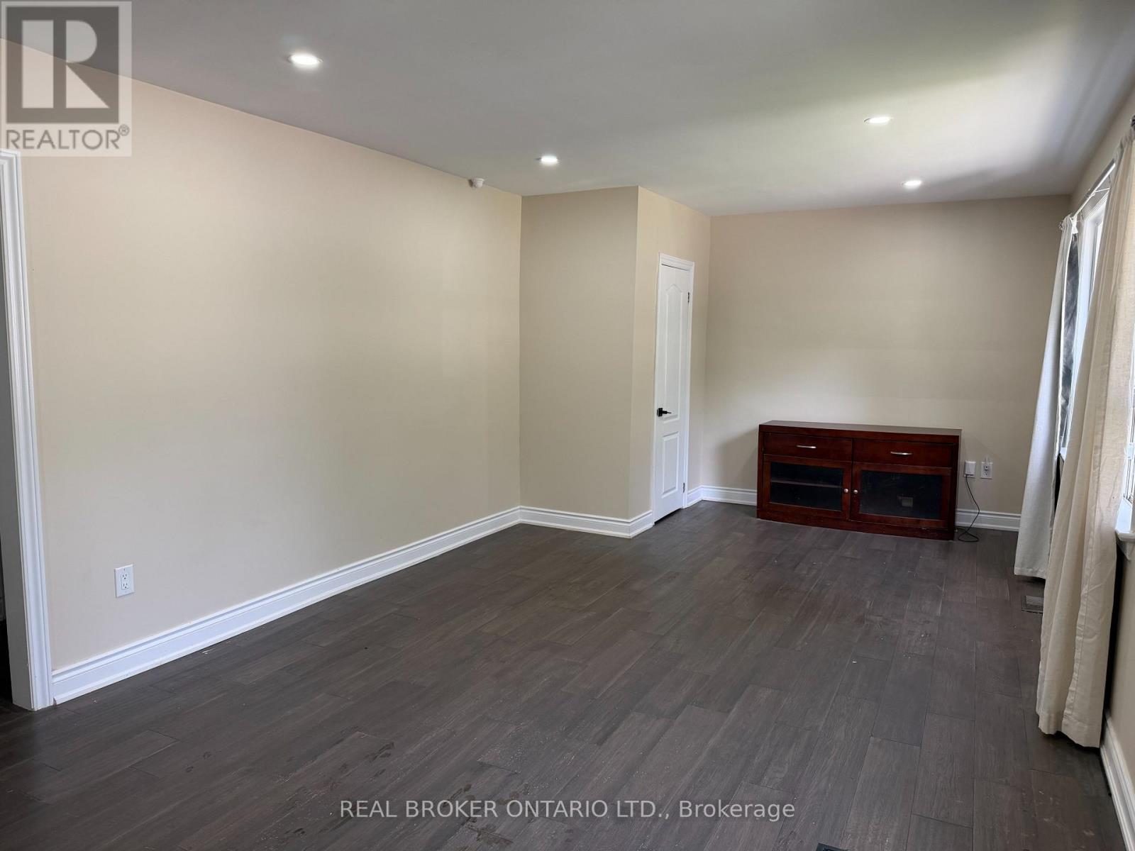 Main - 4 Keats Avenue, Halton Hills, Ontario  L7G 1T4 - Photo 8 - W13172566