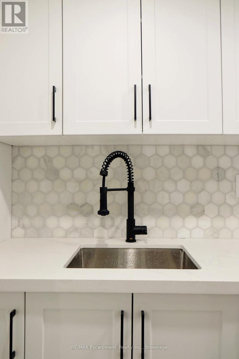 Lower - 118 Sackville Street, Toronto, Ontario  M5A 3E7 - Photo 3 - C13172656
