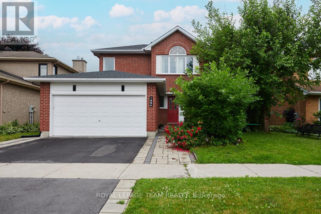 1684 DES SAPINS GARDENS, Ottawa, Ontario