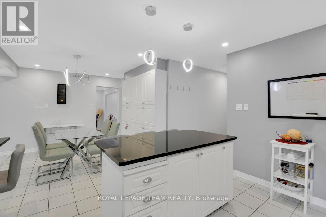 1684 Des Sapins Gardens, Ottawa, Ontario  K1C 8E1 - Photo 12 - X13172646