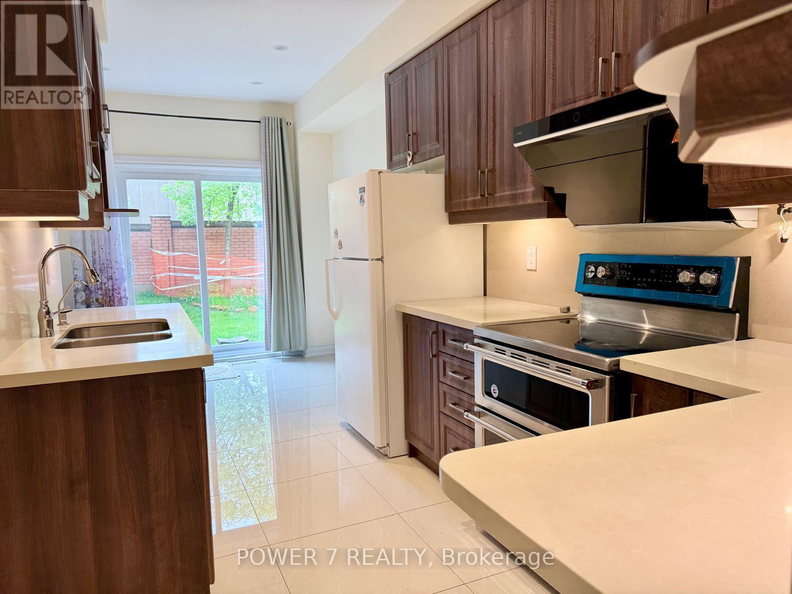 8 Zermatt Way, Markham, Ontario  L3R 5H9 - Photo 5 - N13172626