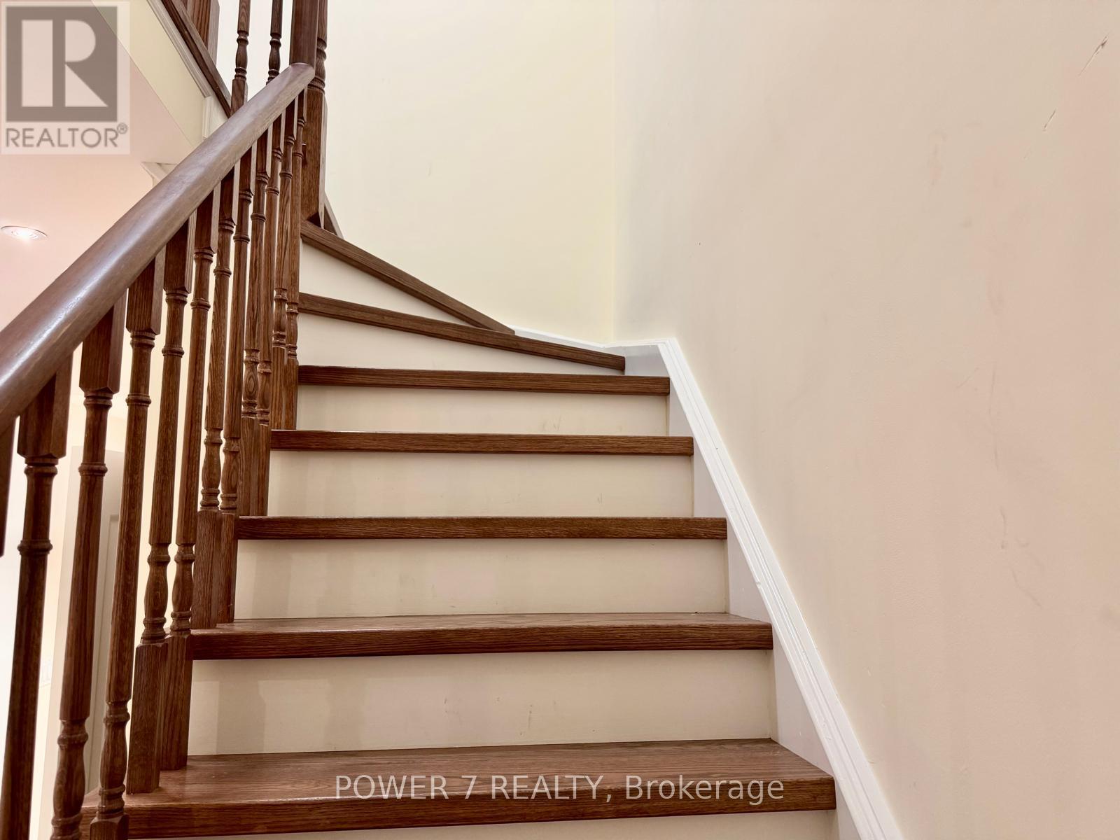 8 Zermatt Way, Markham, Ontario  L3R 5H9 - Photo 7 - N13172626