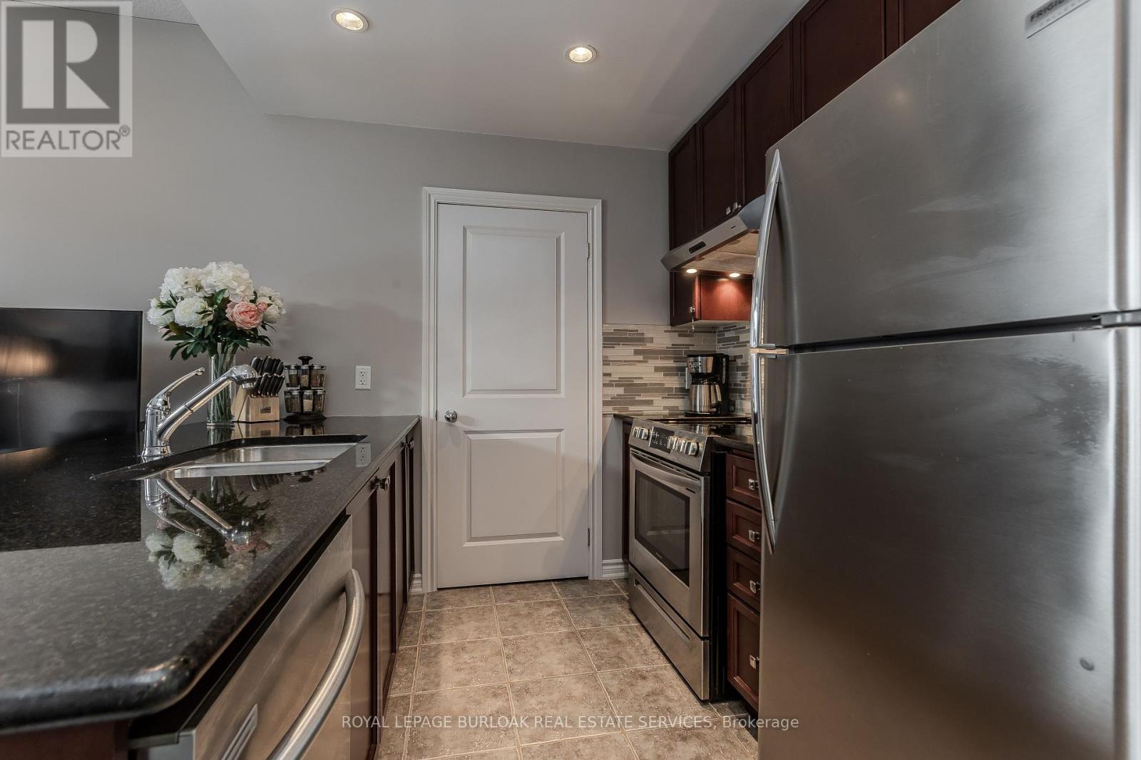 205 - 5327 Upper Middle Road, Burlington, Ontario  L7L 0E9 - Photo 4 - W13172624