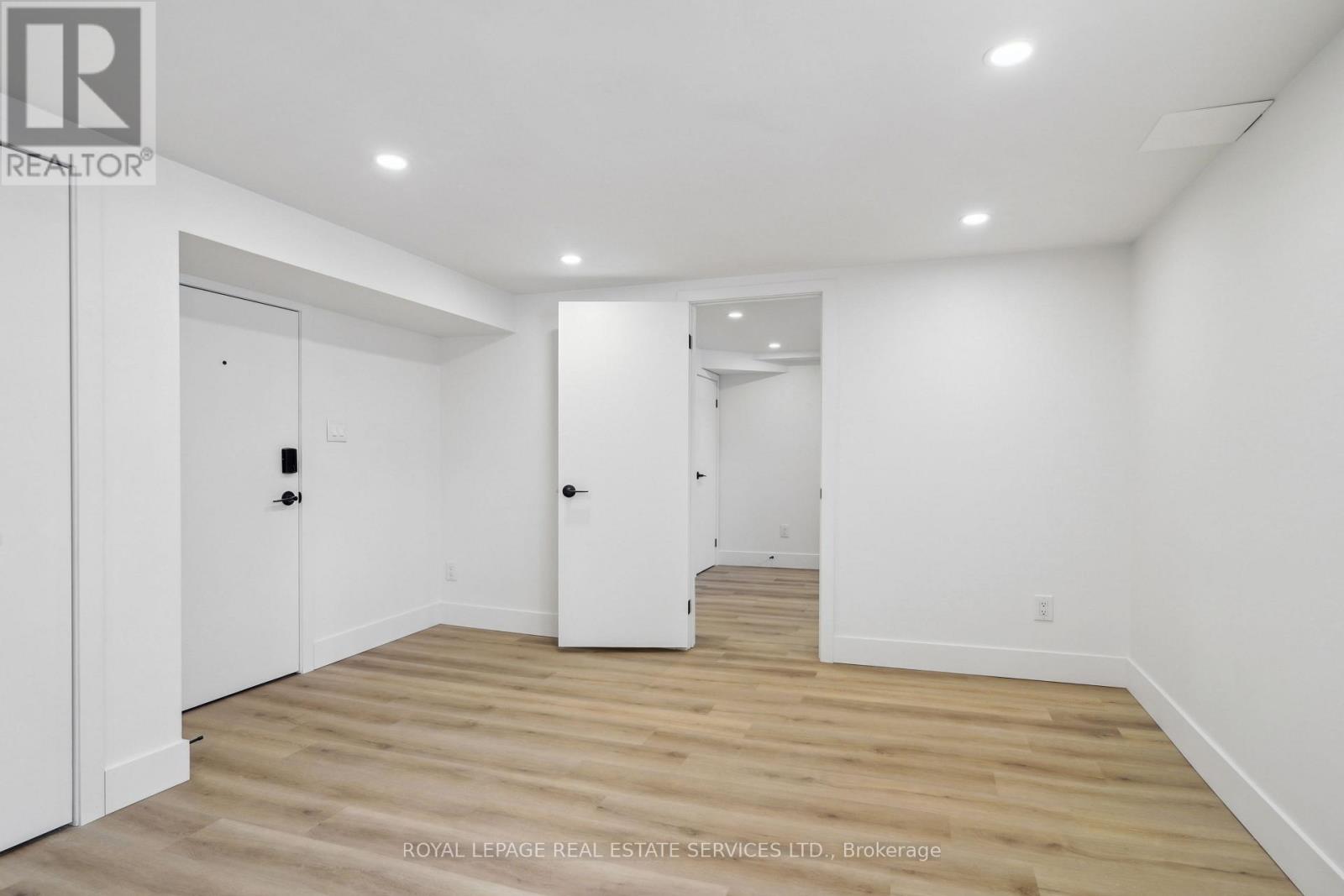 Suite A - 1 Yorkview Drive, Toronto, Ontario  M8Z 2E7 - Photo 9 - W13172632