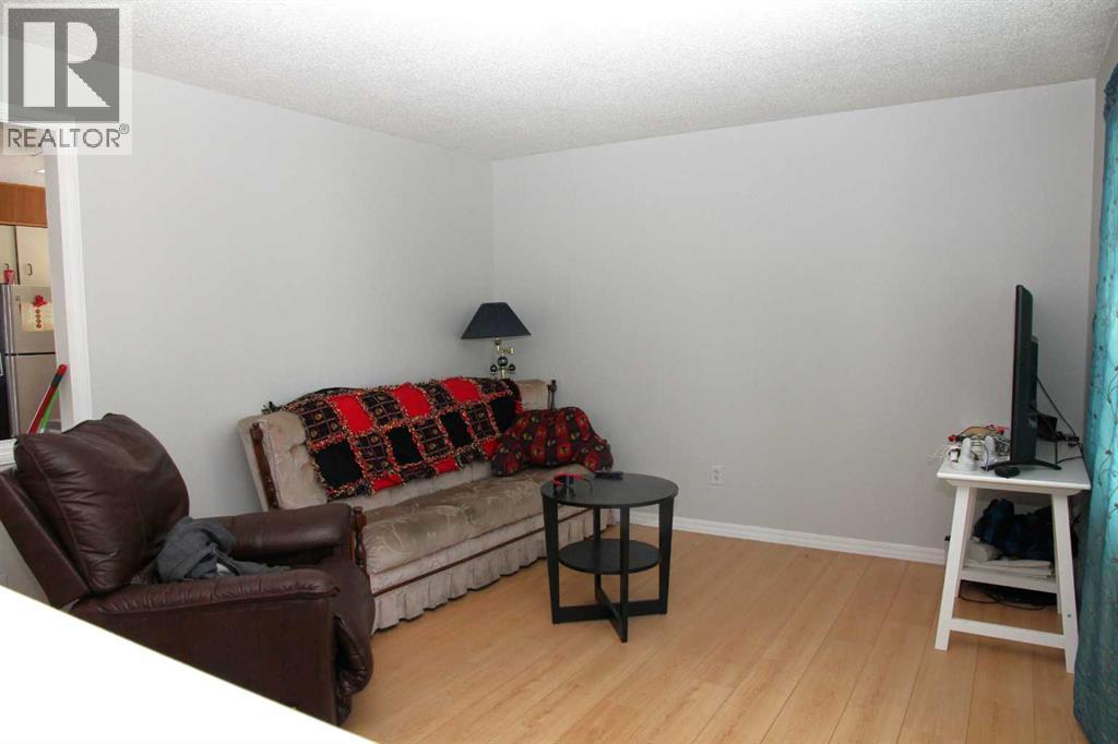 3907 49 Avenue, Lloydminster, Saskatchewan  S9V 0S1 - Photo 4 - A2313691