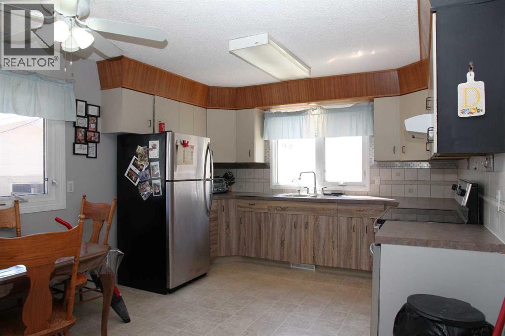 3907 49 Avenue, Lloydminster, Saskatchewan  S9V 0S1 - Photo 10 - A2313691