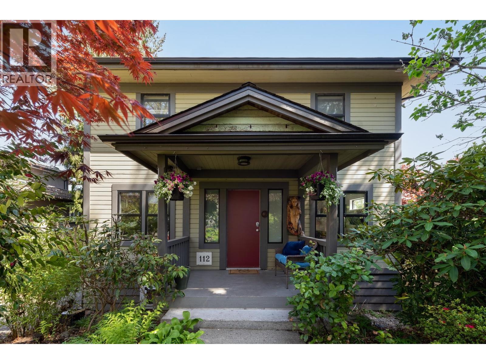 112 Miner Street, New Westminster, British Columbia  V3L 3Z2 - Photo 1 - R3127856