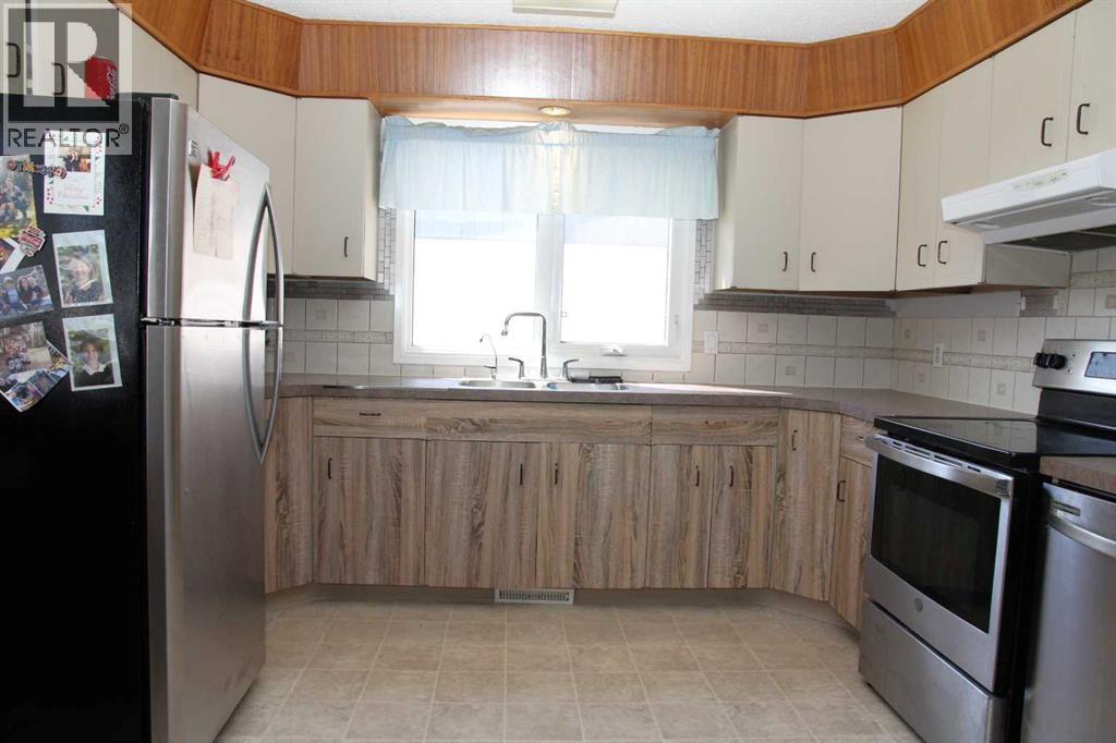 3907 49 Avenue, Lloydminster, Saskatchewan  S9V 0S1 - Photo 11 - A2313691