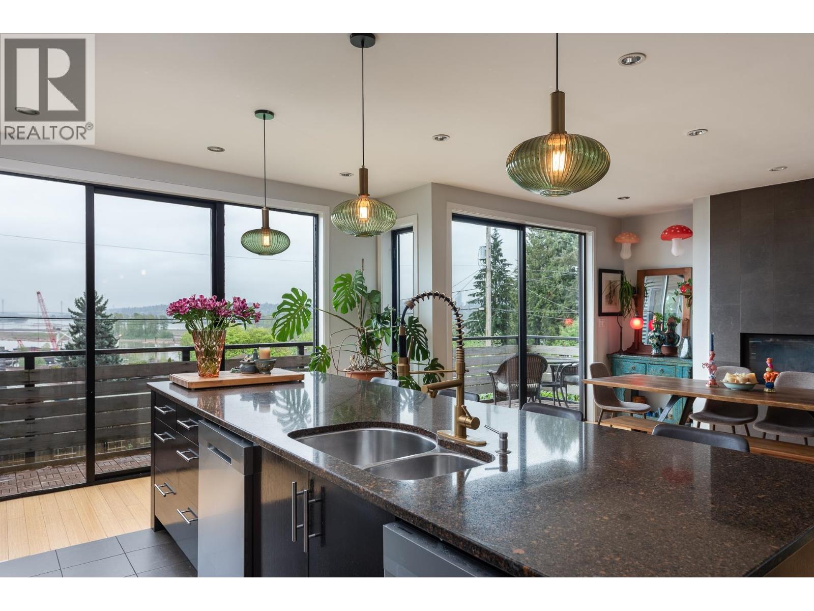 112 Miner Street, New Westminster, British Columbia  V3L 3Z2 - Photo 11 - R3127856