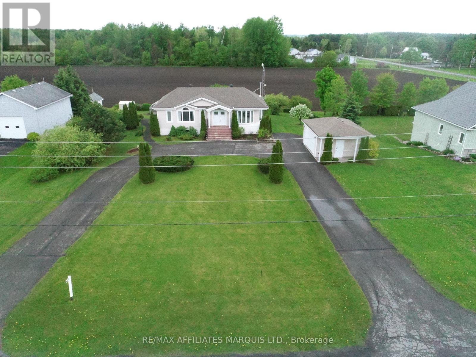 2054 Valley Street, North Stormont, Ontario K0C 1W0 - Photo 3 - X13142340