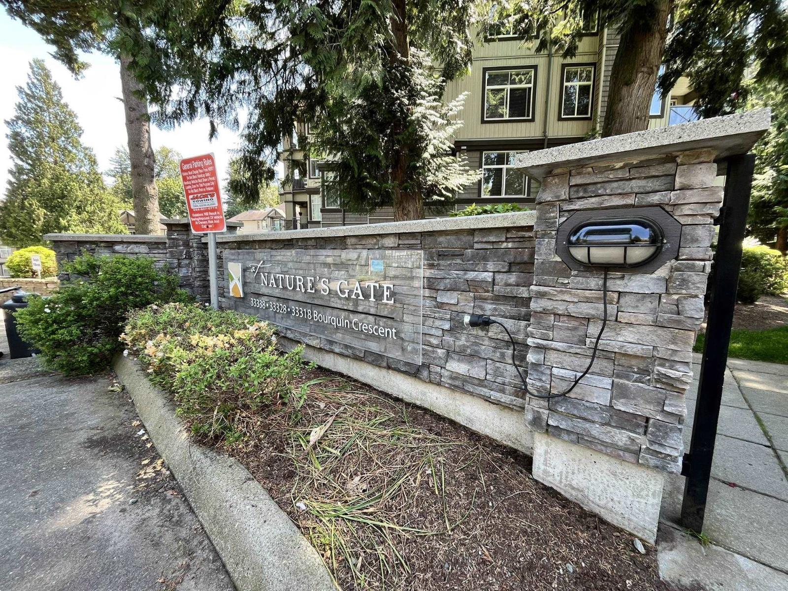 202 33318 E Bourquin Crescent, Abbotsford, British Columbia V2S 0A6 - Photo 2 - R3127744