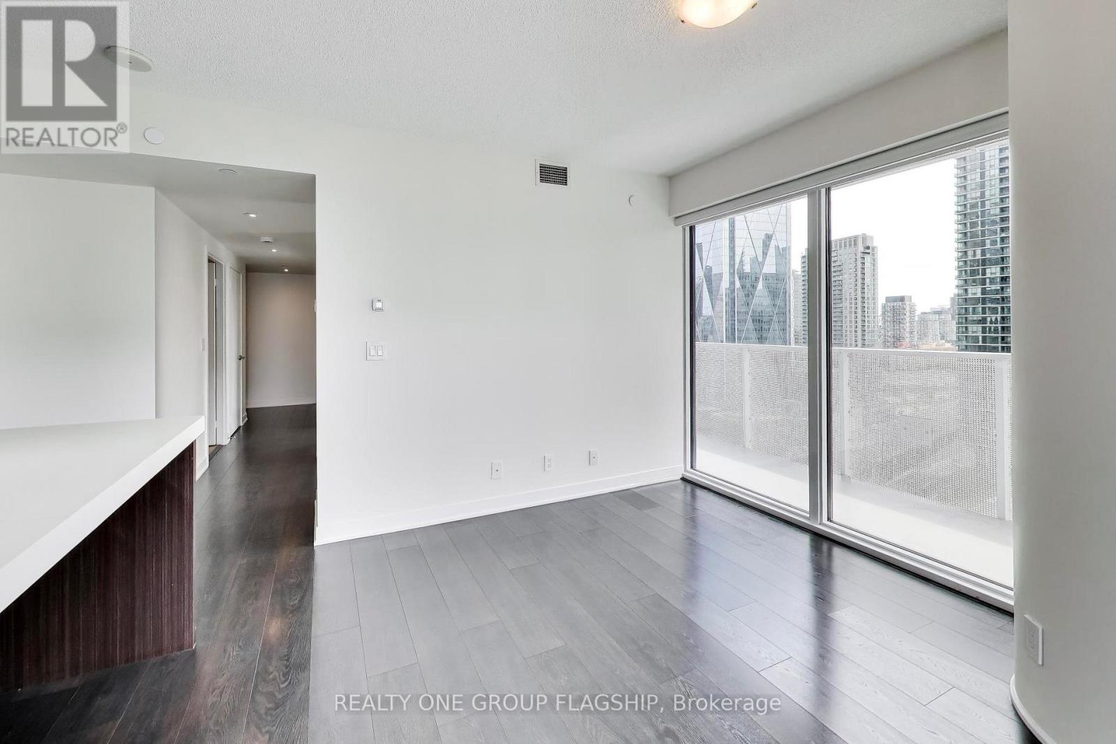 2107 - 88 Harbour Street, Toronto, Ontario  M5J 0C3 - Photo 10 - C13172682