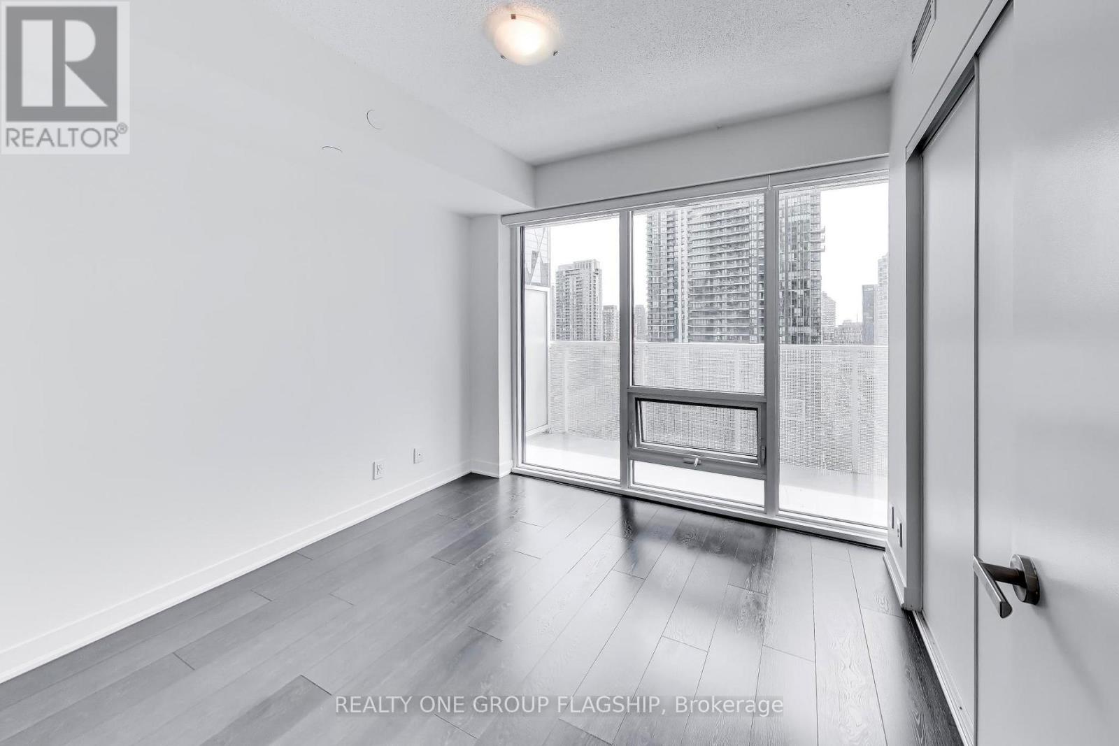 2107 - 88 Harbour Street, Toronto, Ontario  M5J 0C3 - Photo 15 - C13172682