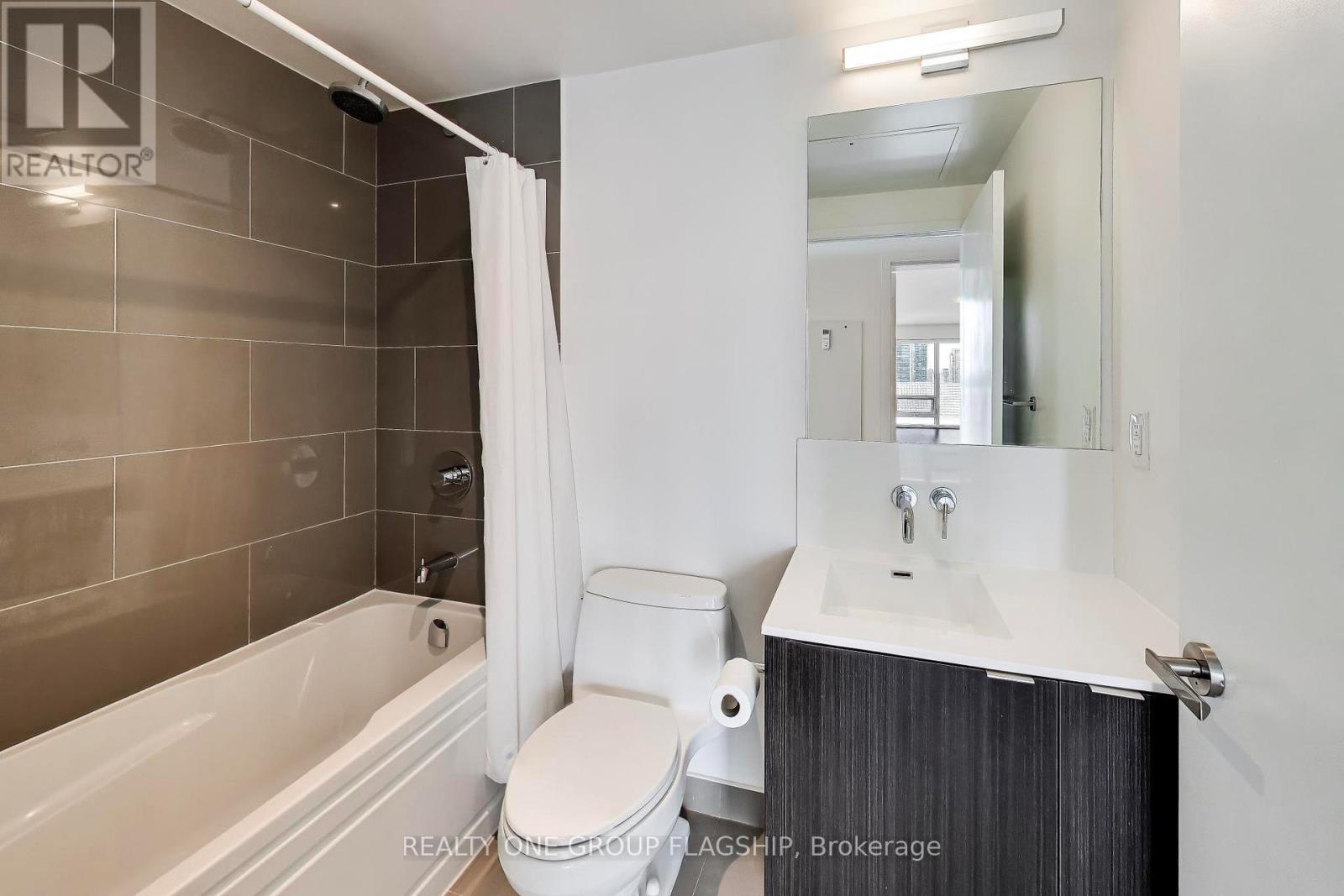2107 - 88 Harbour Street, Toronto, Ontario  M5J 0C3 - Photo 18 - C13172682