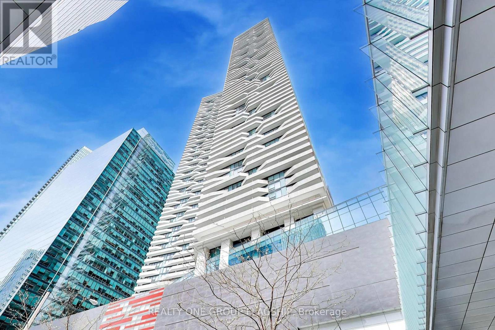 2107 - 88 Harbour Street, Toronto, Ontario  M5J 0C3 - Photo 2 - C13172682