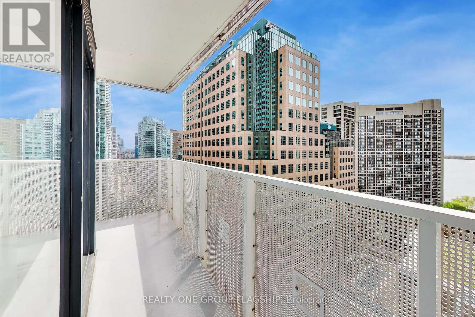 2107 - 88 Harbour Street, Toronto, Ontario  M5J 0C3 - Photo 22 - C13172682