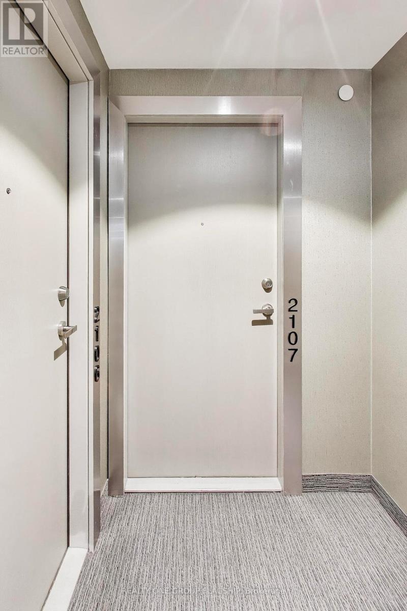 2107 - 88 Harbour Street, Toronto, Ontario  M5J 0C3 - Photo 7 - C13172682