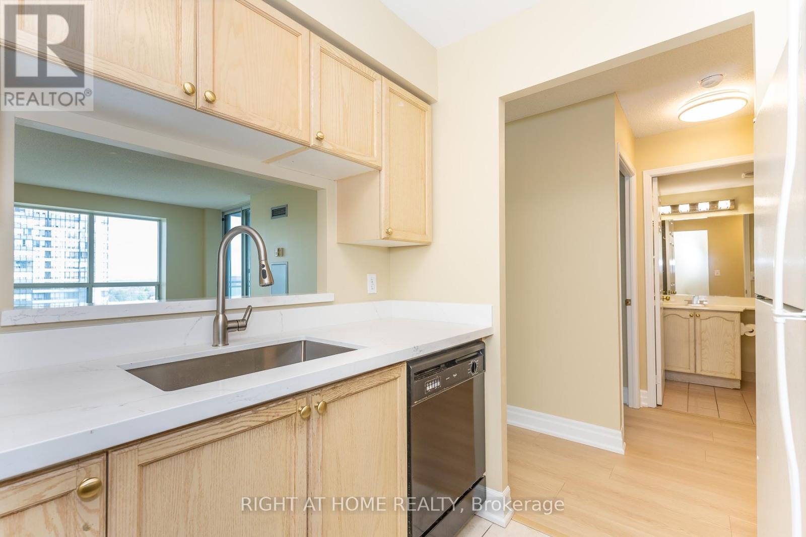1706 - 3 Pemberton Avenue, Toronto, Ontario  M2M 4M1 - Photo 8 - C13159340