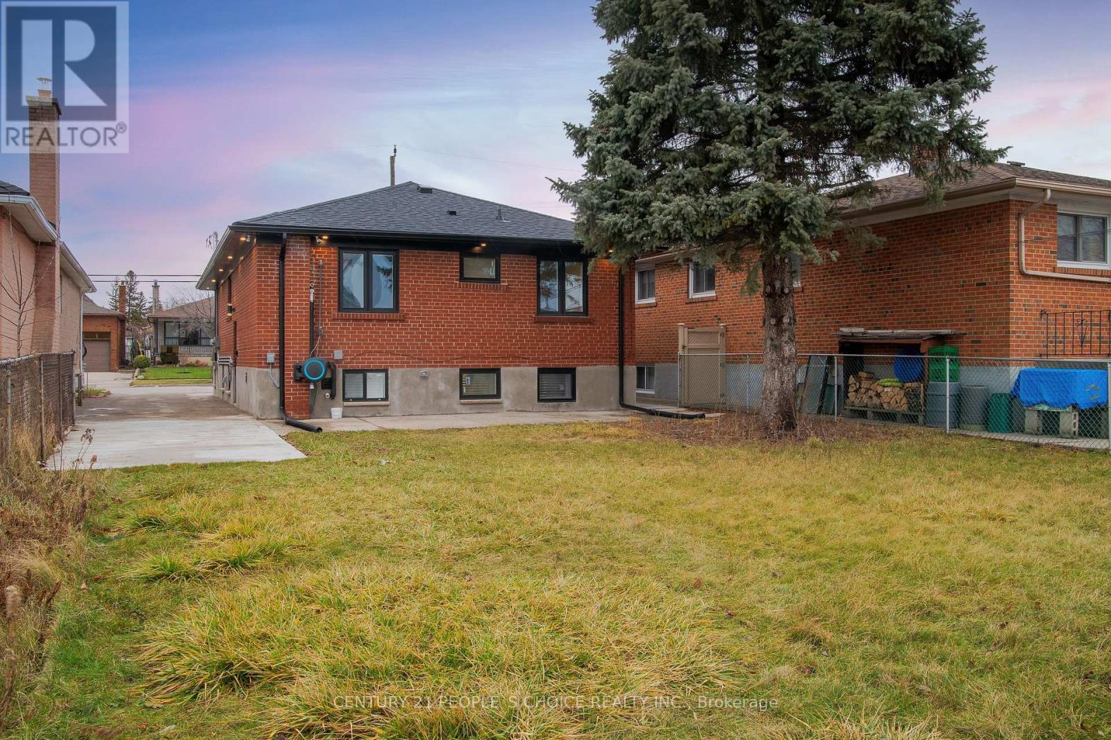37 Bentworth Avenue, Toronto, Ontario  M6A 1P1 - Photo 21 - W12841994