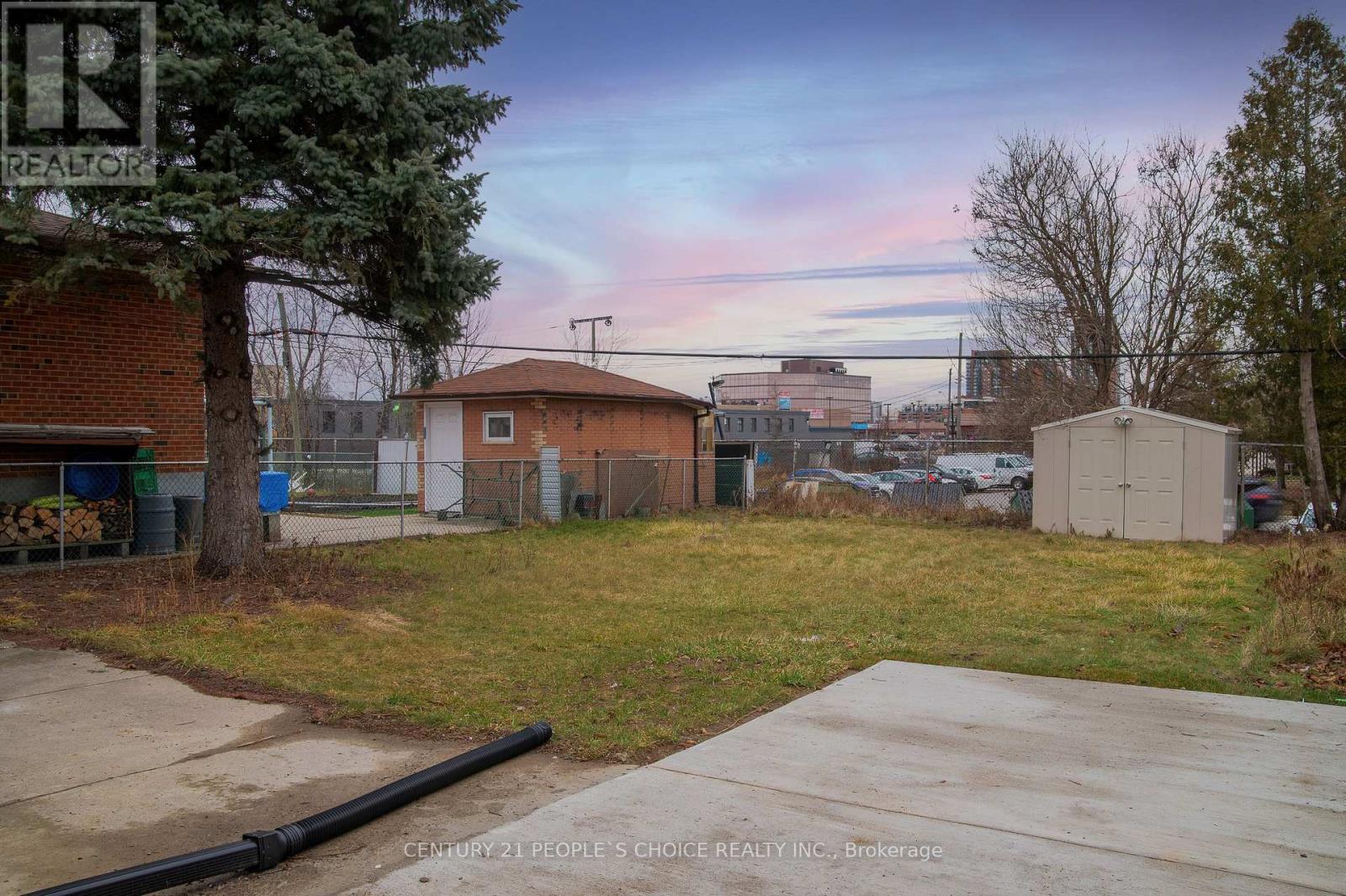 37 Bentworth Avenue, Toronto, Ontario  M6A 1P1 - Photo 22 - W12841994