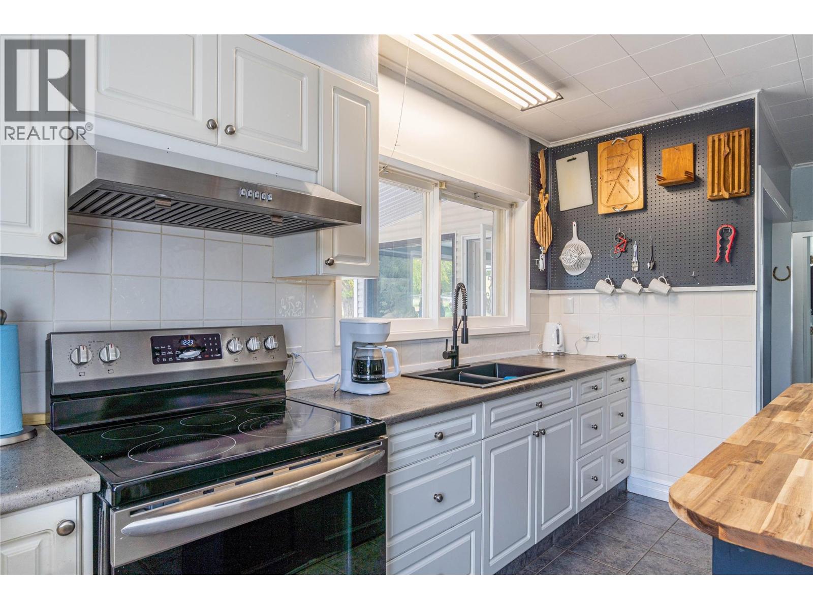 1566 Barnhartvale Road, Kamloops, British Columbia  V2C 6Y1 - Photo 8 - 10384672