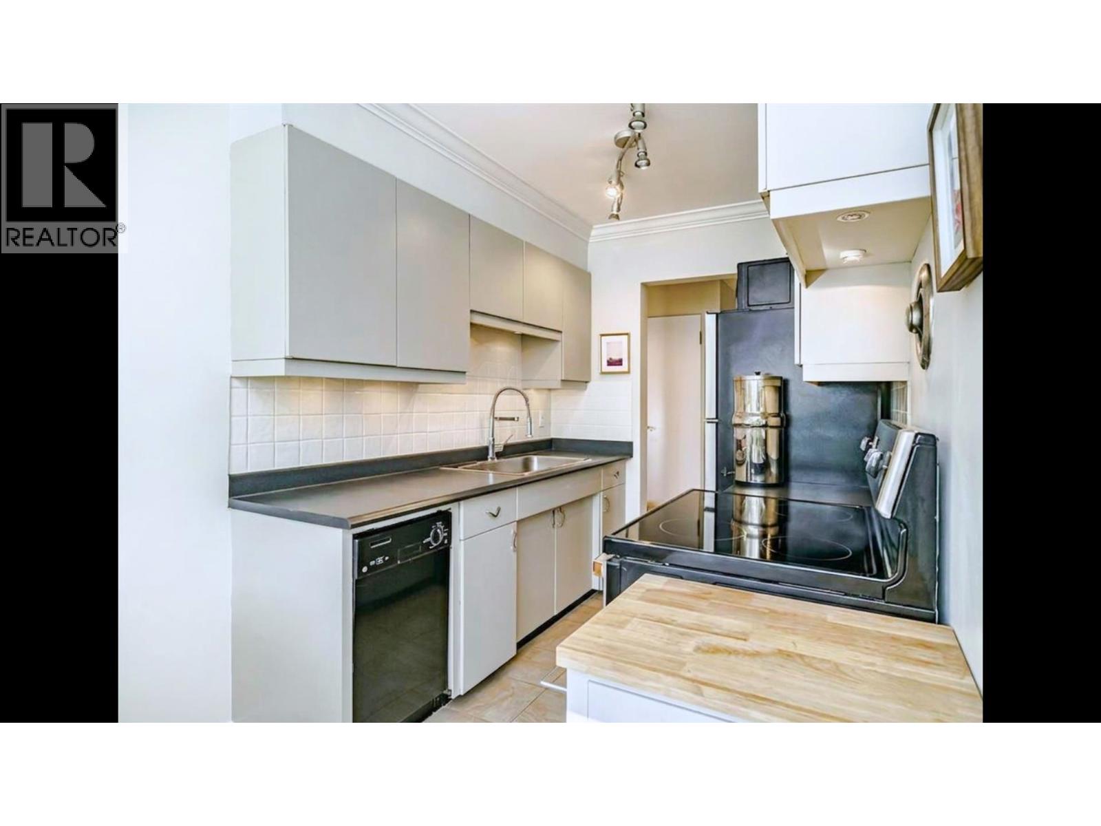 305 2430 Point Grey Road, Vancouver, British Columbia V6K 1A2 - Photo 6 - R3125102
