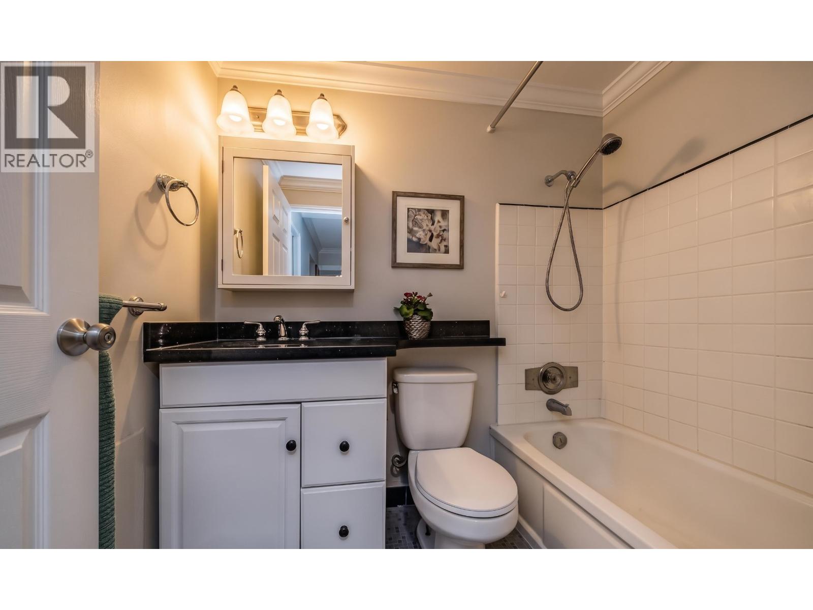305 2430 Point Grey Road, Vancouver, British Columbia V6K 1A2 - Photo 10 - R3125102