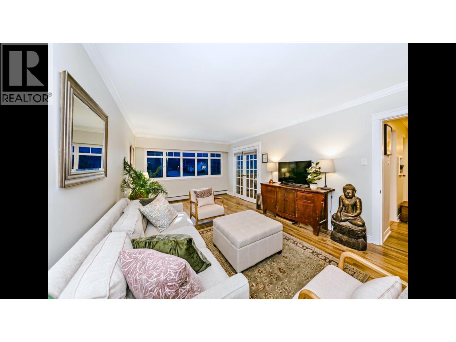 305 2430 Point Grey Road, Vancouver, British Columbia V6K 1A2 - Photo 4 - R3125102