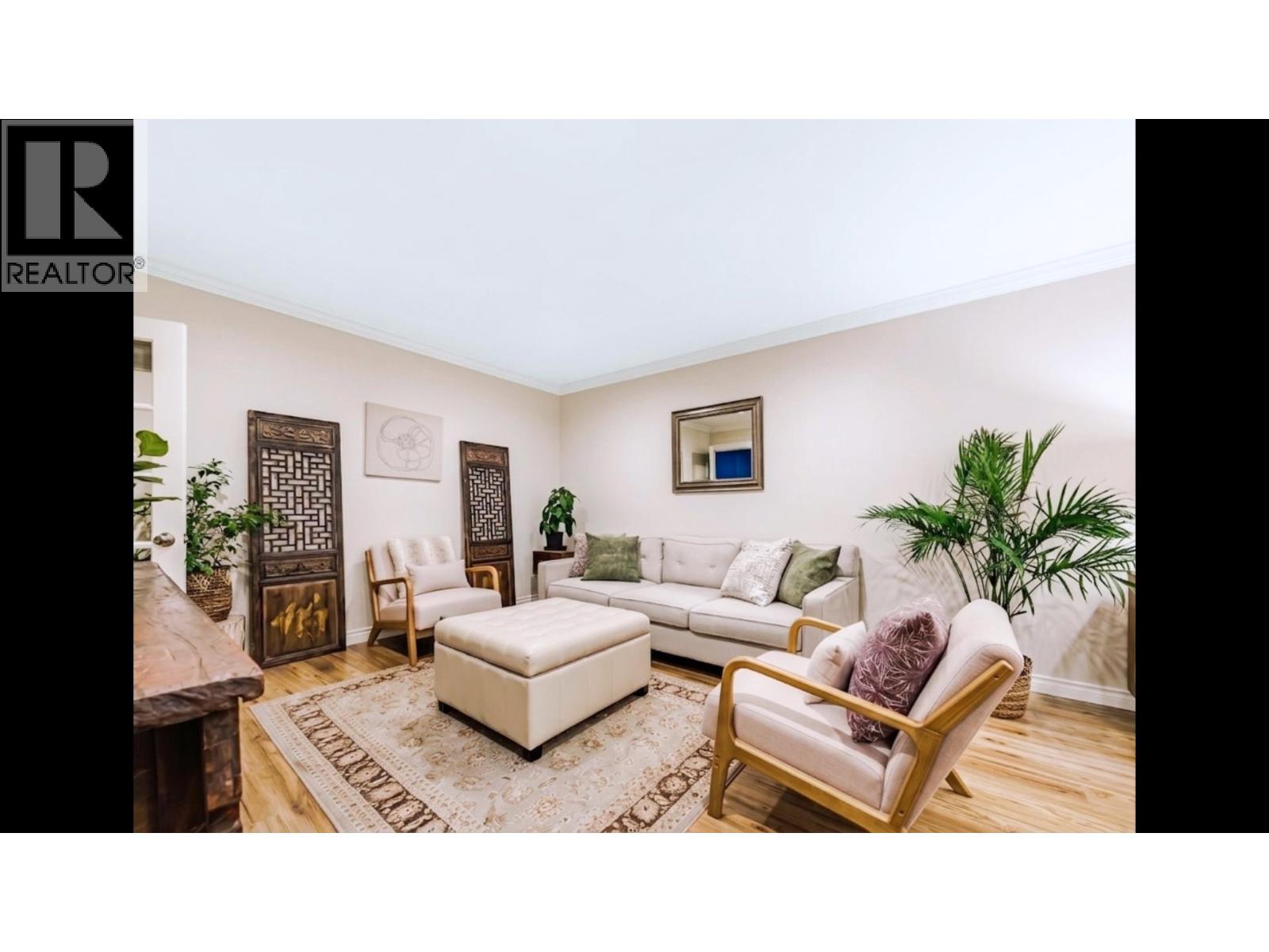 305 2430 Point Grey Road, Vancouver, British Columbia V6K 1A2 - Photo 2 - R3125102