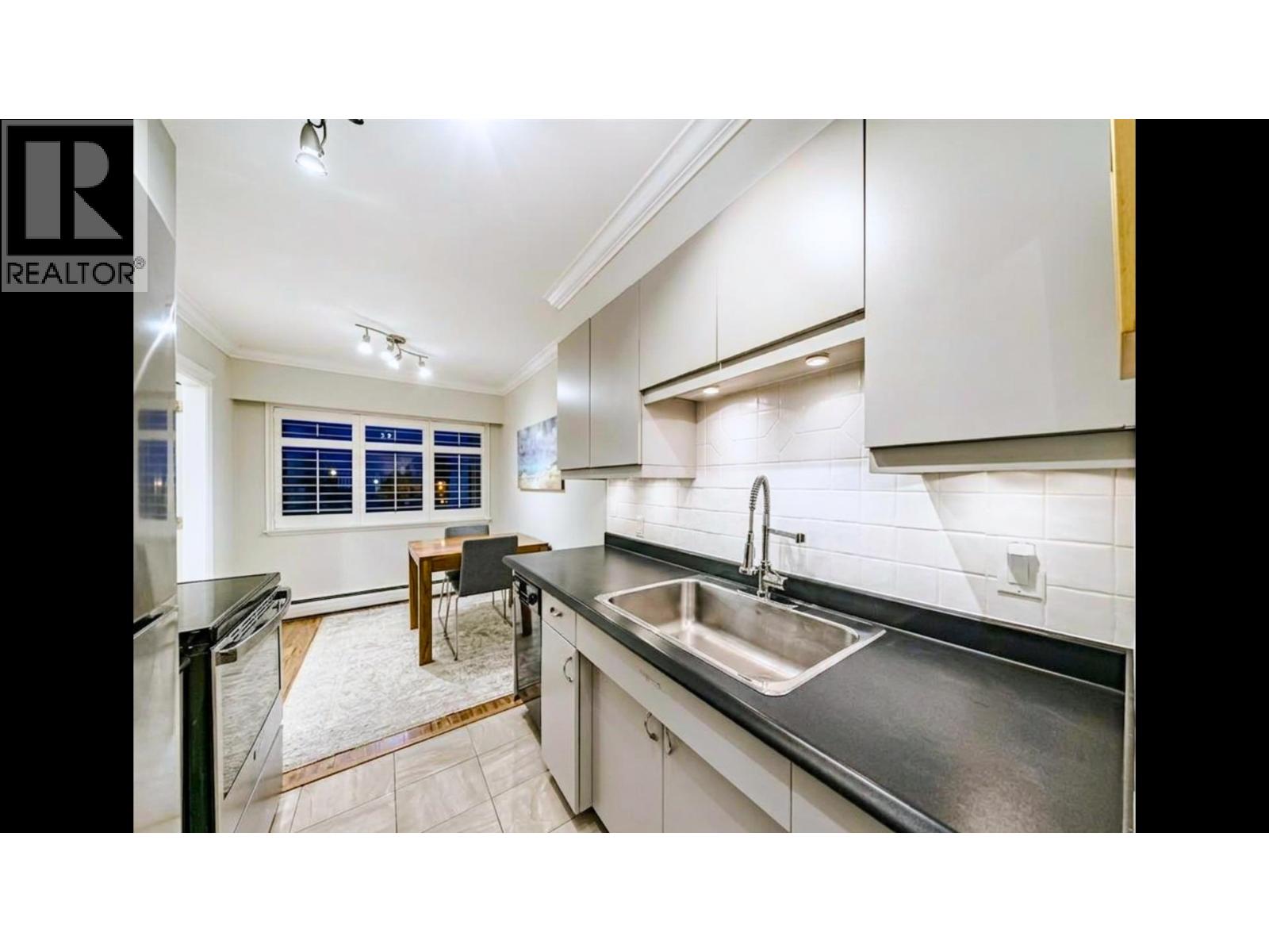 305 2430 Point Grey Road, Vancouver, British Columbia V6K 1A2 - Photo 5 - R3125102