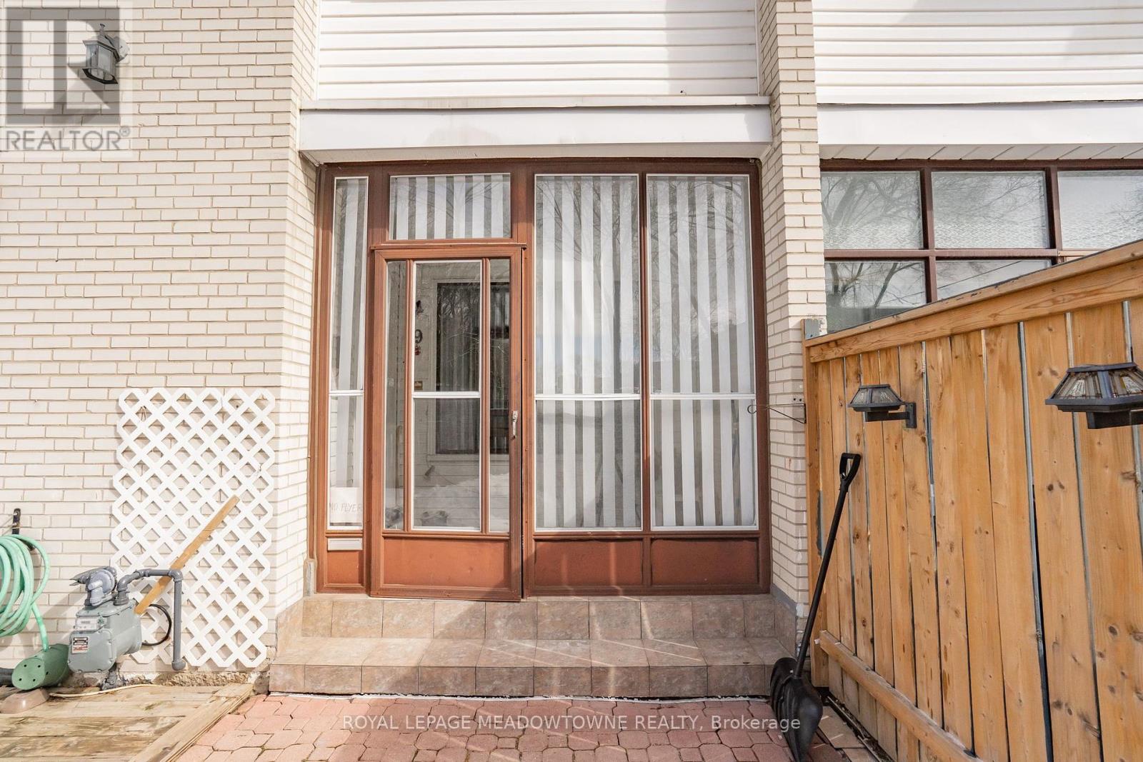 19 - 61 ARDGLEN DRIVE, Brampton, Ontario