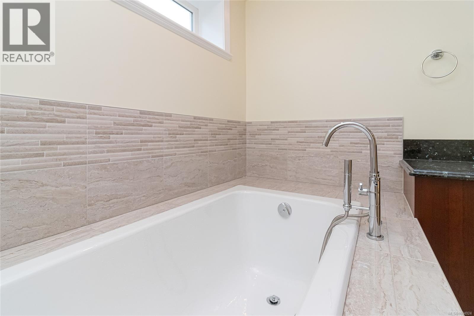 9708a Third St, Sidney, British Columbia  V8L 3A2 - Photo 45 - 1034924