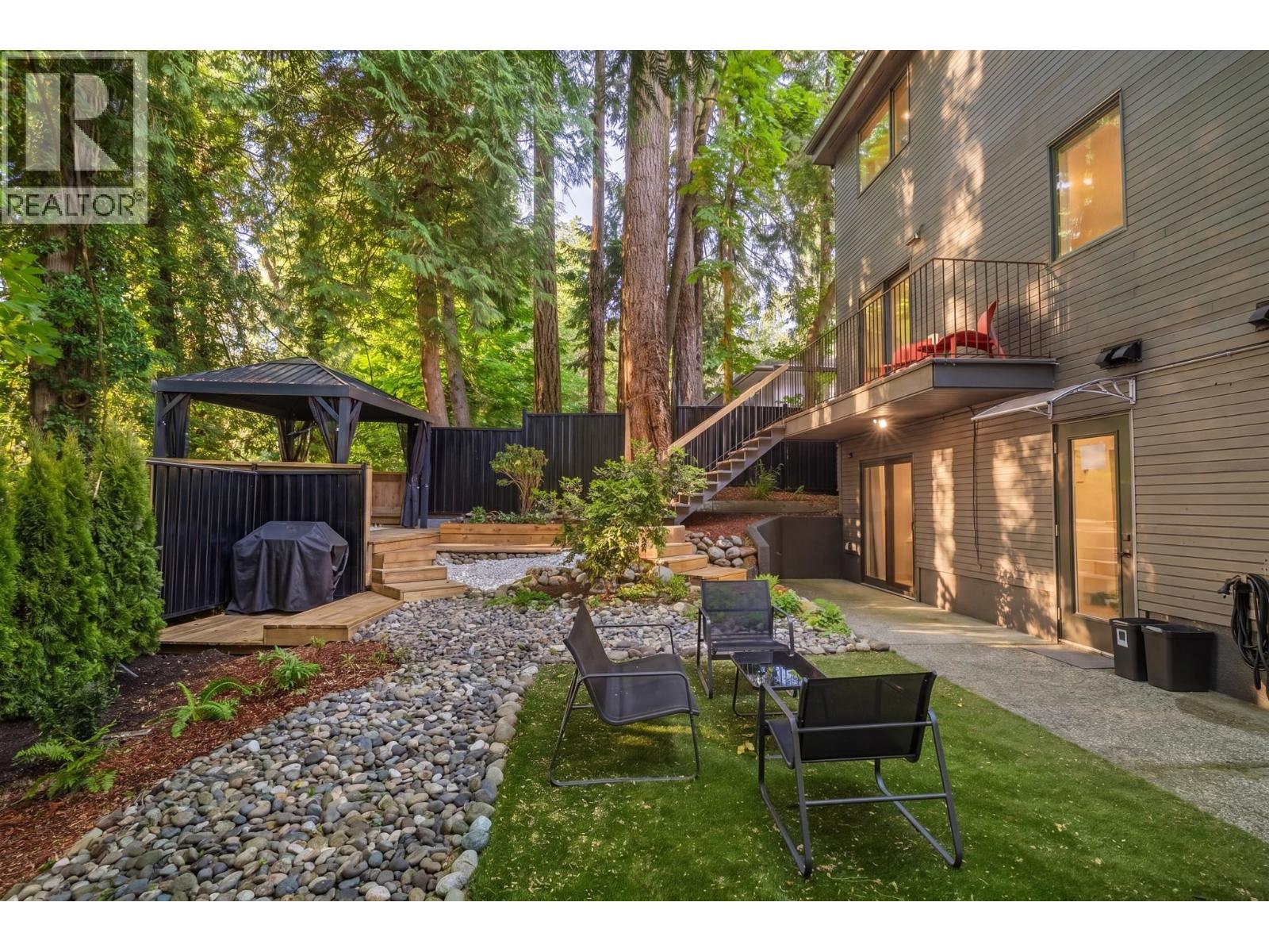 2221 Bowser Avenue, North Vancouver, British Columbia  V7P 2Z1 - Photo 36 - R3127845