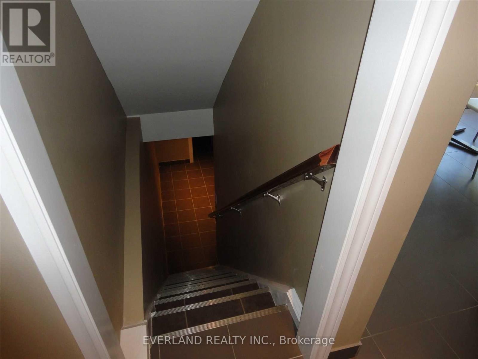 217 Bathurst Street, Toronto, Ontario  M5T 2S1 - Photo 10 - C13172728