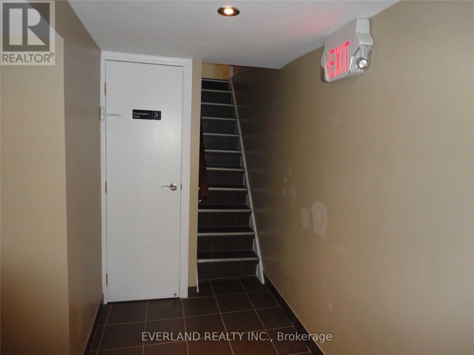 217 Bathurst Street, Toronto, Ontario  M5T 2S1 - Photo 11 - C13172728