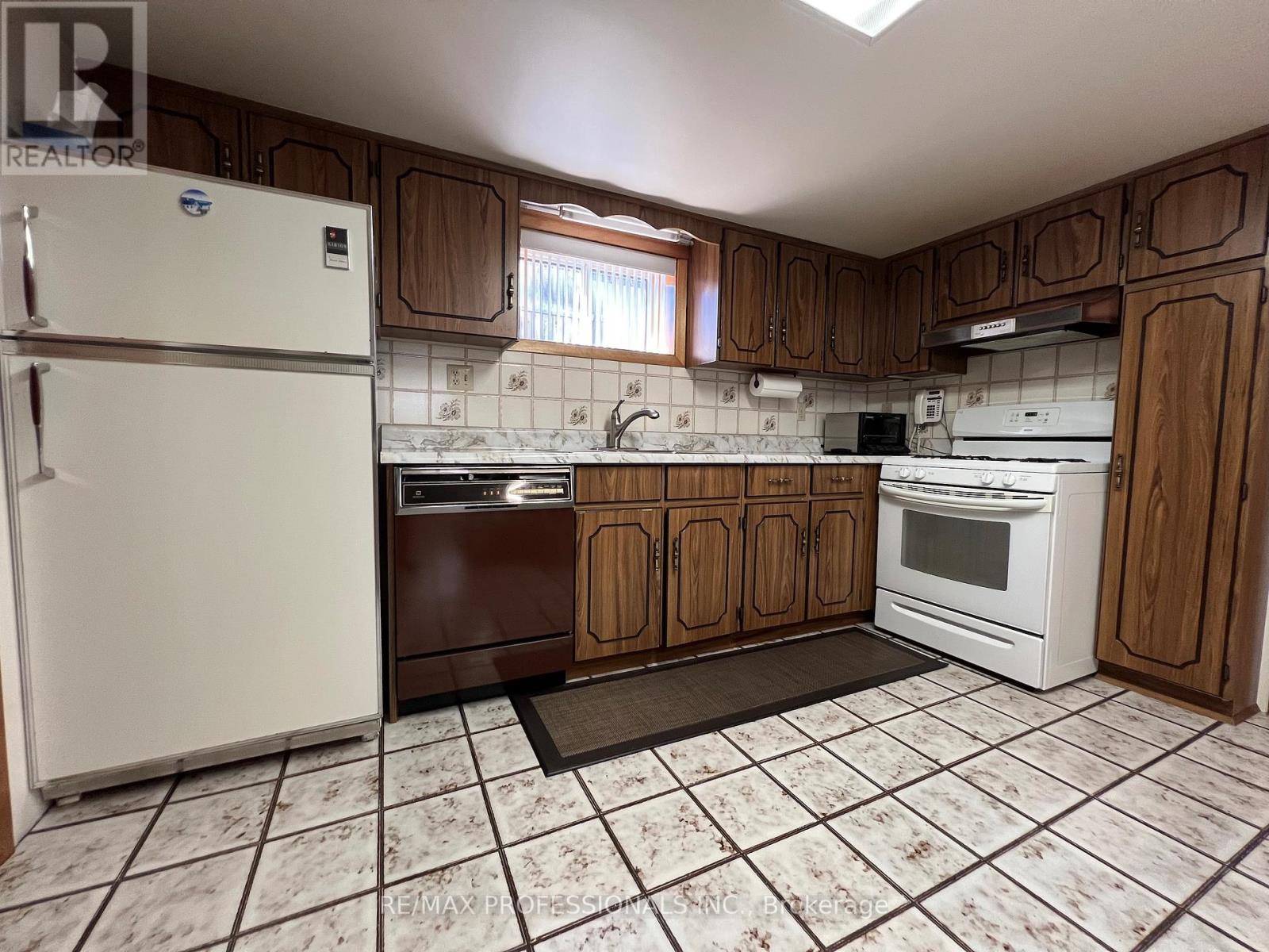 4 Vauxhall Drive, Toronto, Ontario  M1P 1P7 - Photo 36 - E13172740