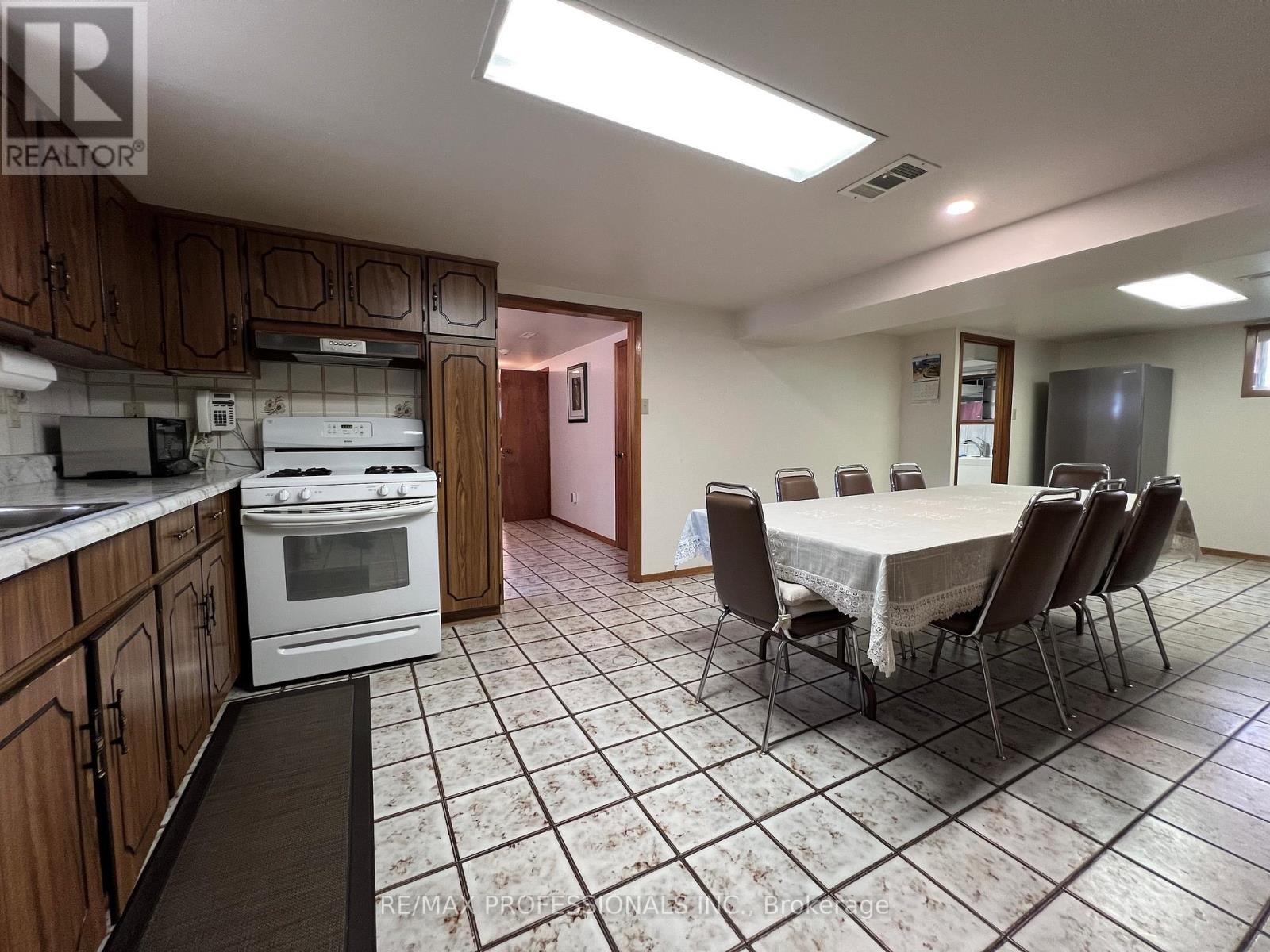 4 Vauxhall Drive, Toronto, Ontario  M1P 1P7 - Photo 37 - E13172740