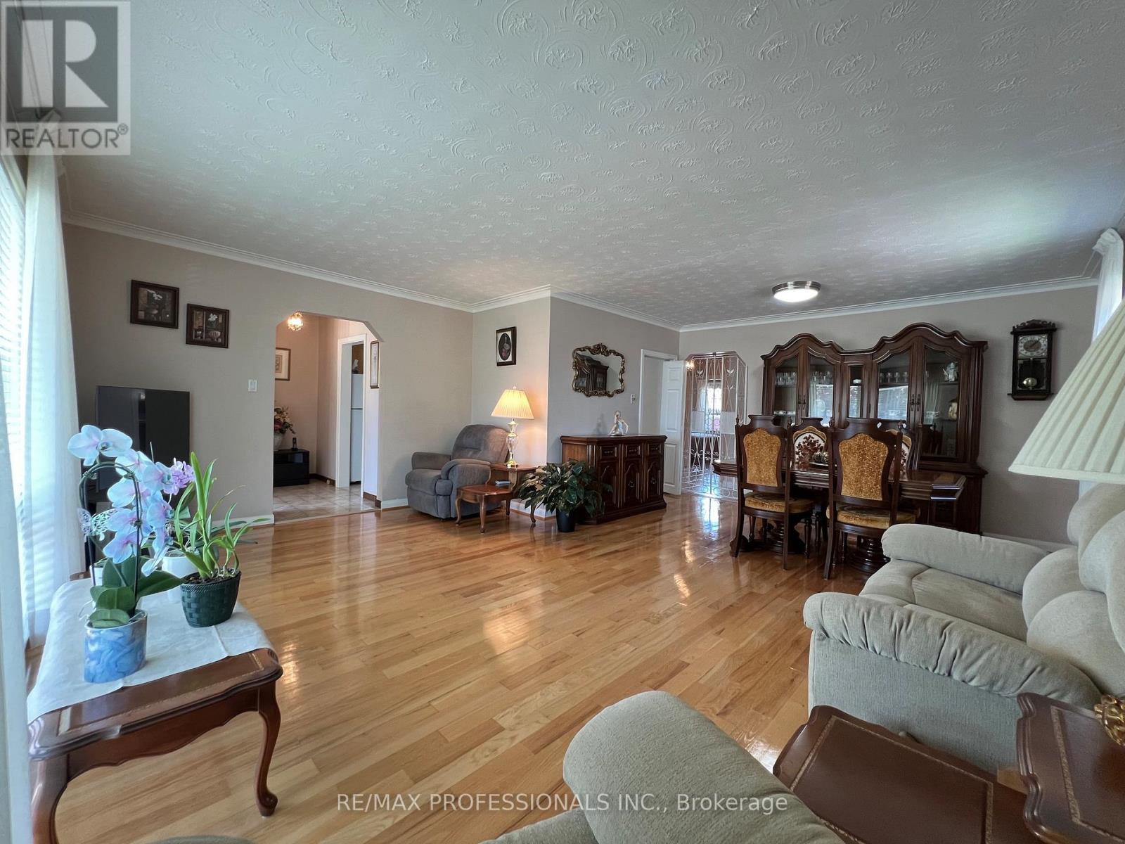 4 Vauxhall Drive, Toronto, Ontario  M1P 1P7 - Photo 8 - E13172740