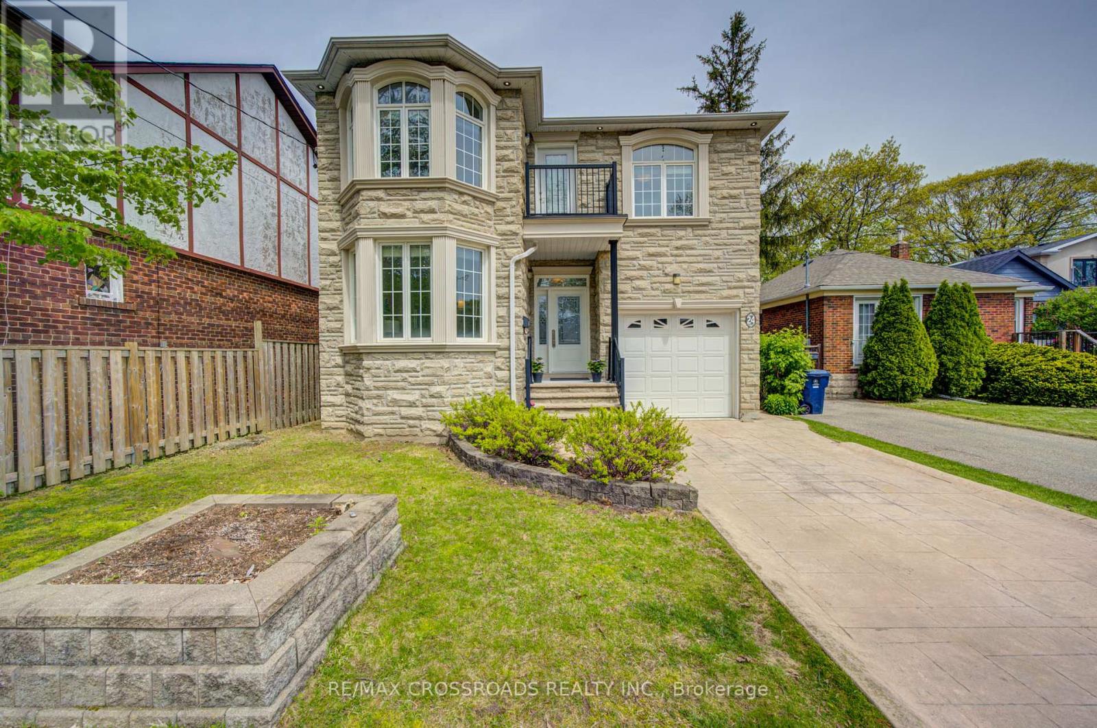 24 LYNN ROAD, Toronto, Ontario