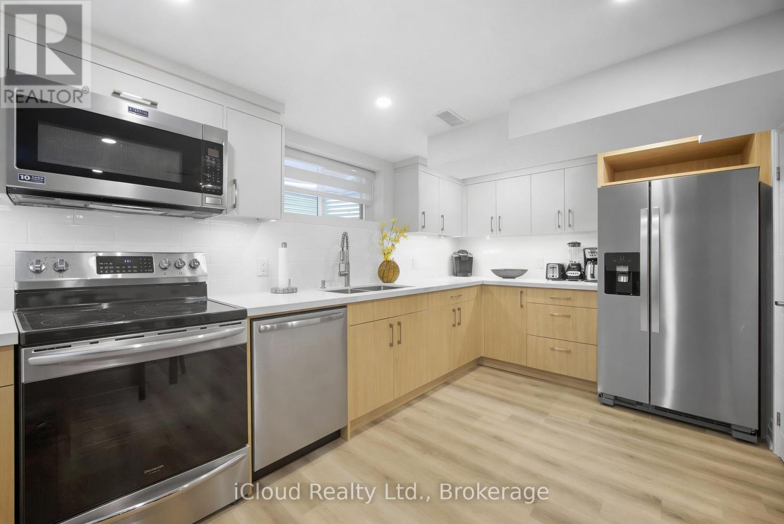 B - 23 SWANHURST BOULEVARD, Mississauga, Ontario
