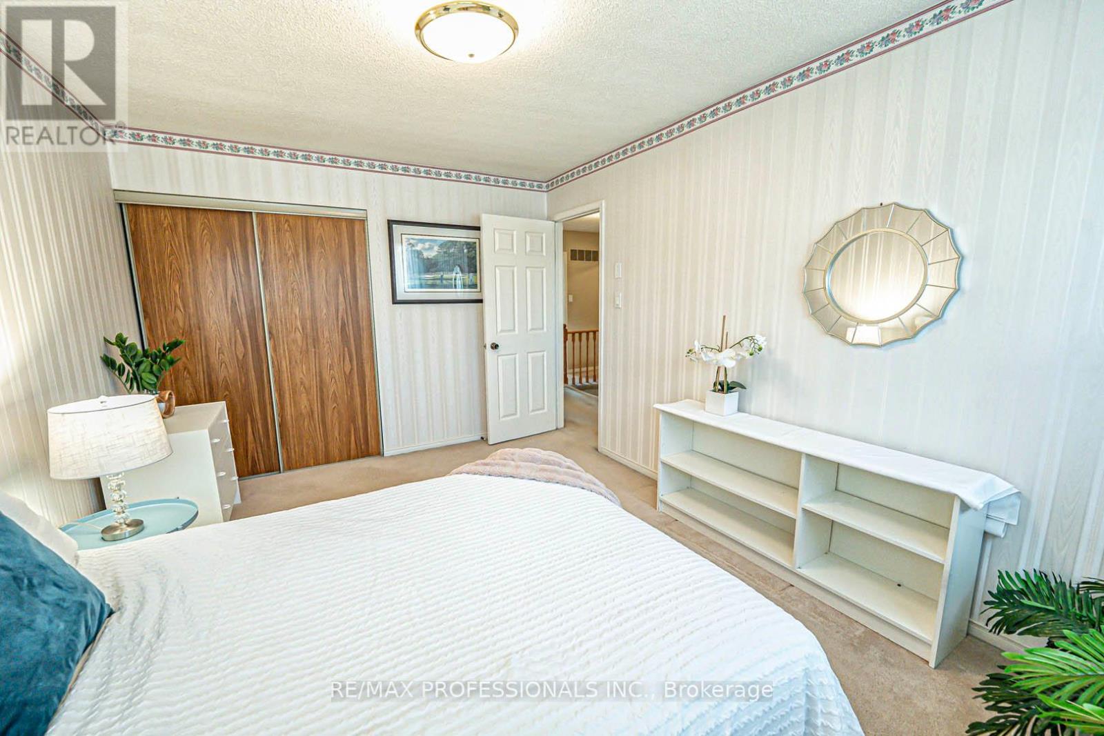 3953 Selkirk Place, Mississauga, Ontario  L5L 3L5 - Photo 27 - W13172718