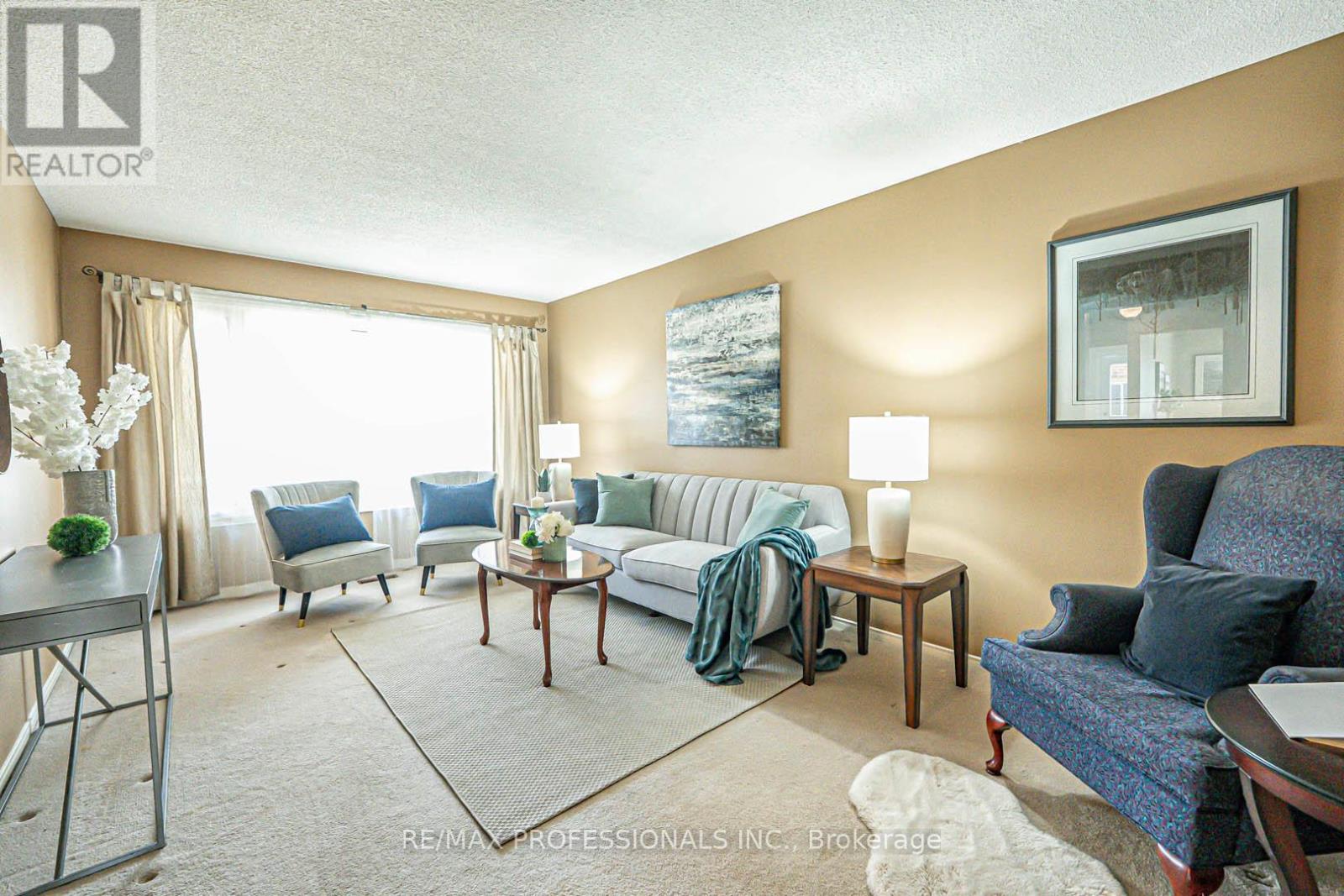 3953 Selkirk Place, Mississauga, Ontario  L5L 3L5 - Photo 5 - W13172718