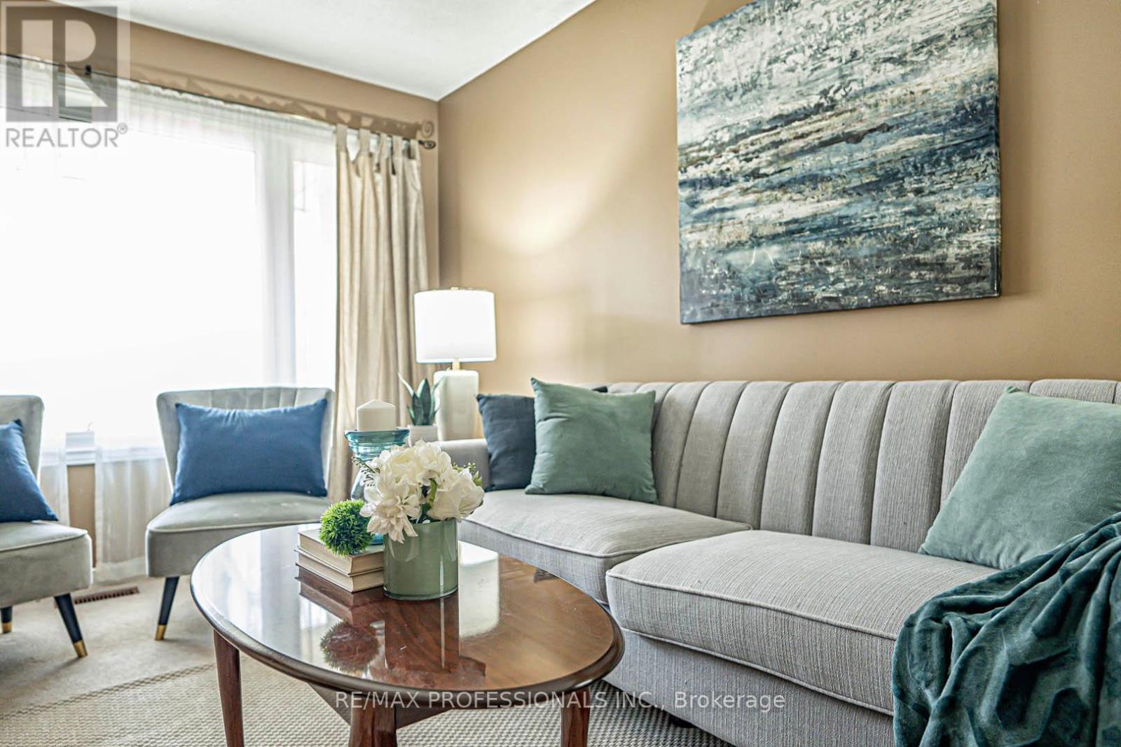 3953 Selkirk Place, Mississauga, Ontario  L5L 3L5 - Photo 7 - W13172718