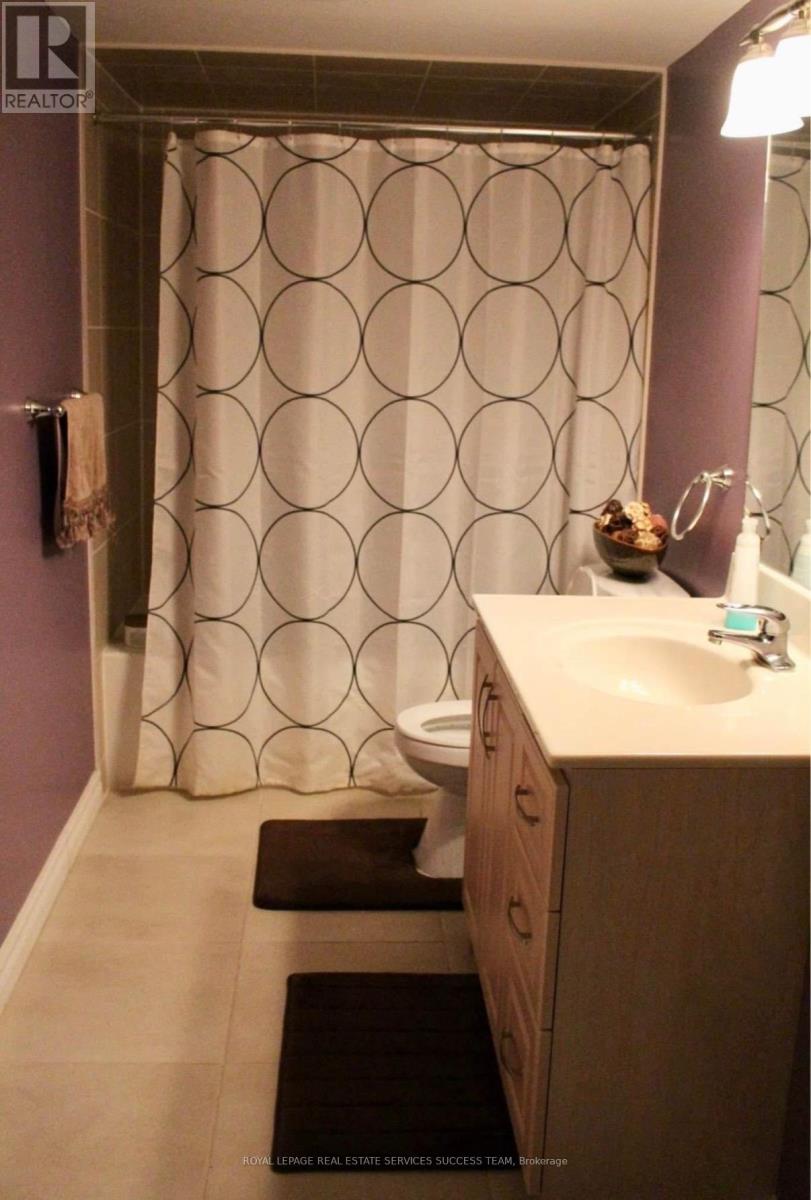 19 Lyndbrook (Basement) Crescent, Brampton, Ontario  L6P 2P1 - Photo 12 - W13172734
