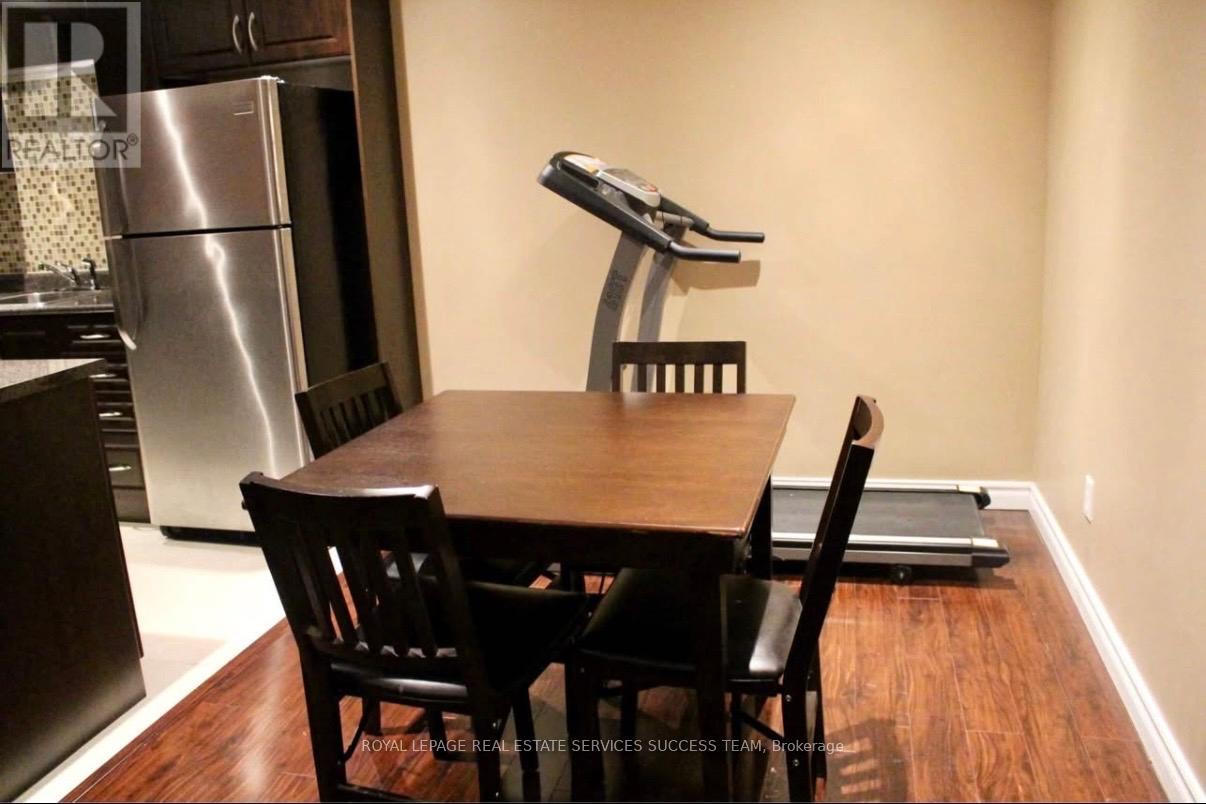19 Lyndbrook (Basement) Crescent, Brampton, Ontario  L6P 2P1 - Photo 5 - W13172734