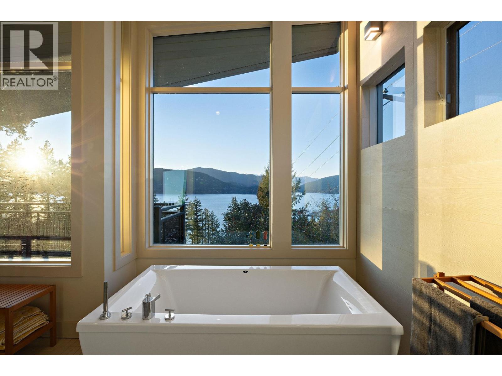 6235 Overstone Drive, West Vancouver, British Columbia  V7W 1X9 - Photo 29 - R3105506