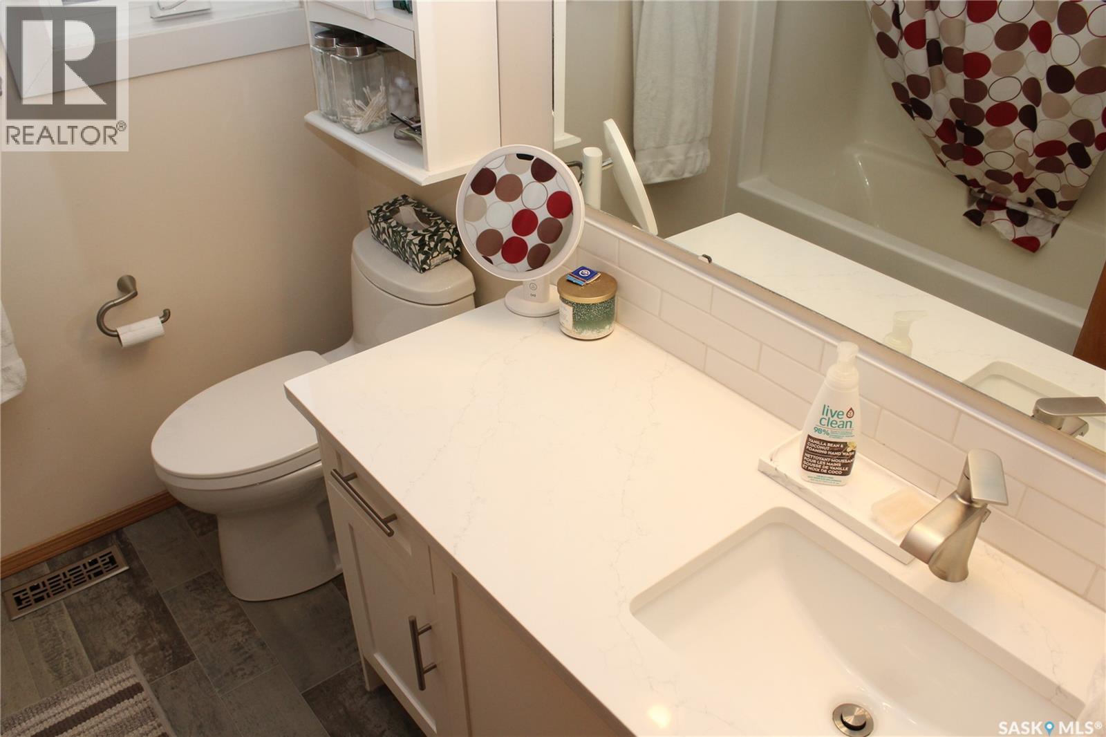 3324 Dieter Bay, Regina, Saskatchewan  S4V 2V9 - Photo 23 - SK037086